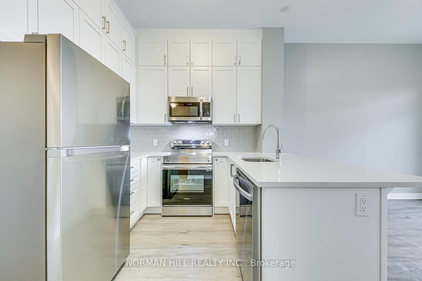 460 Gordon Krantz Avenue Unit 607 photo 12
