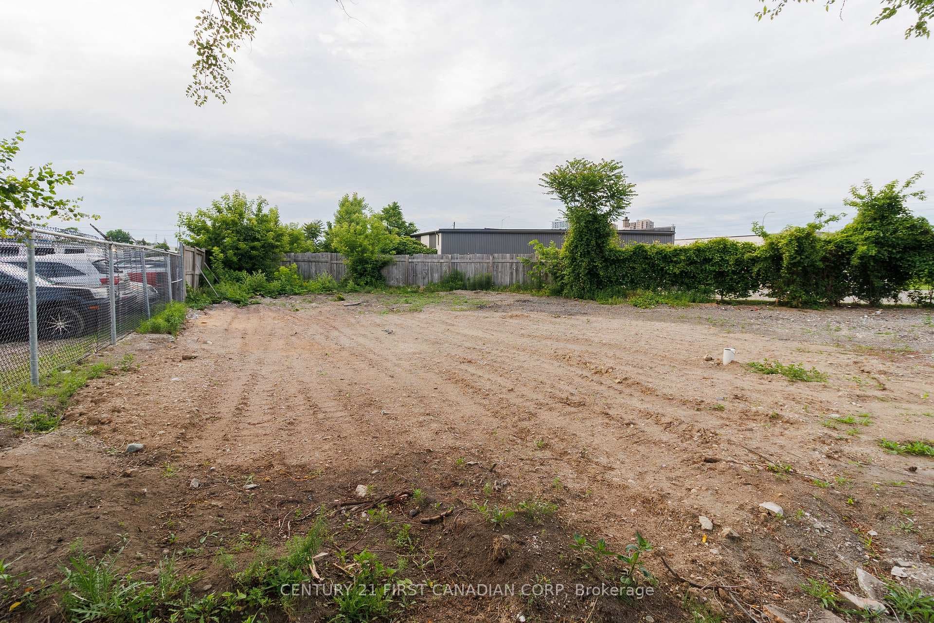 576 Horton Street photo 6
