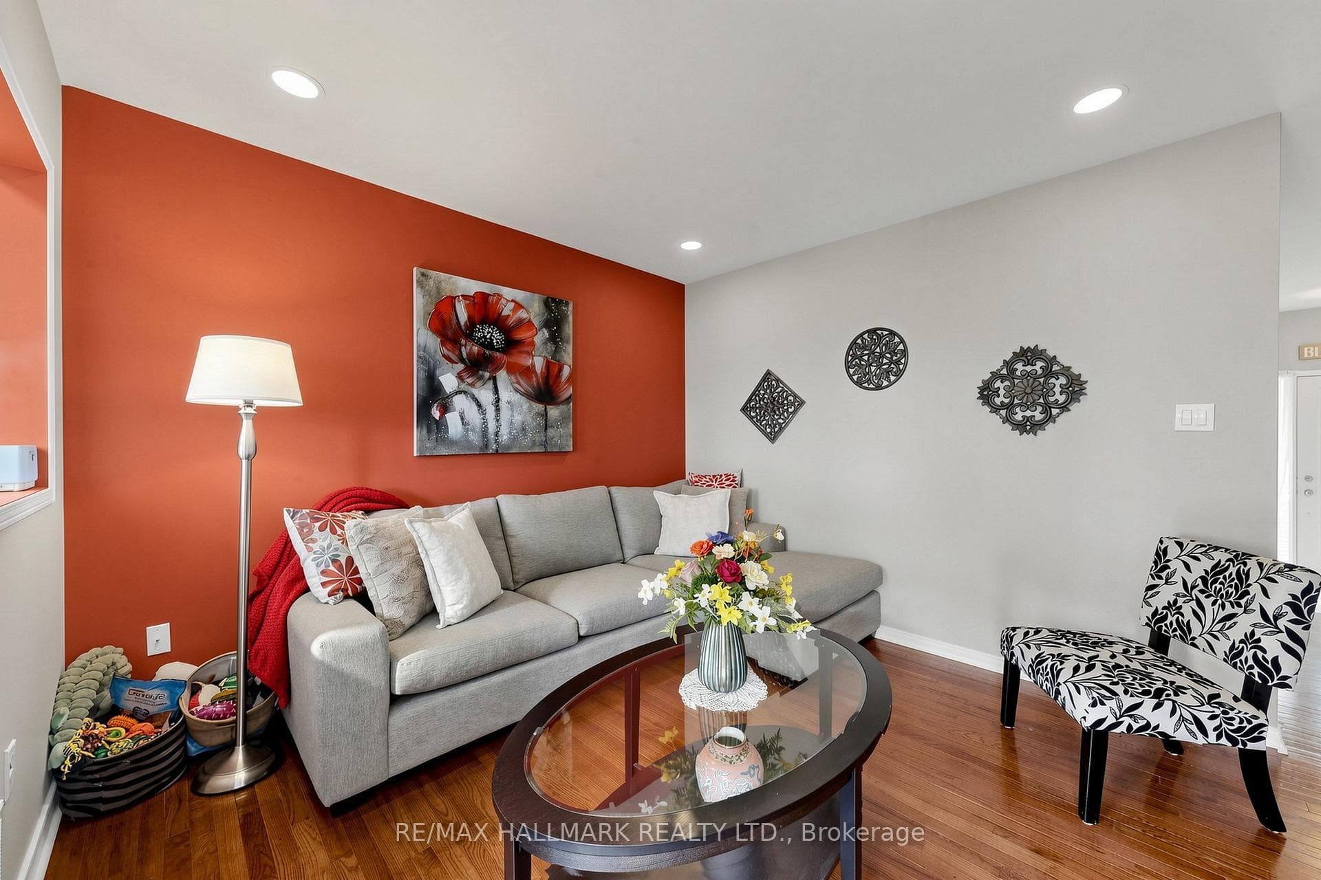 5 Bearings Avenue photo 9