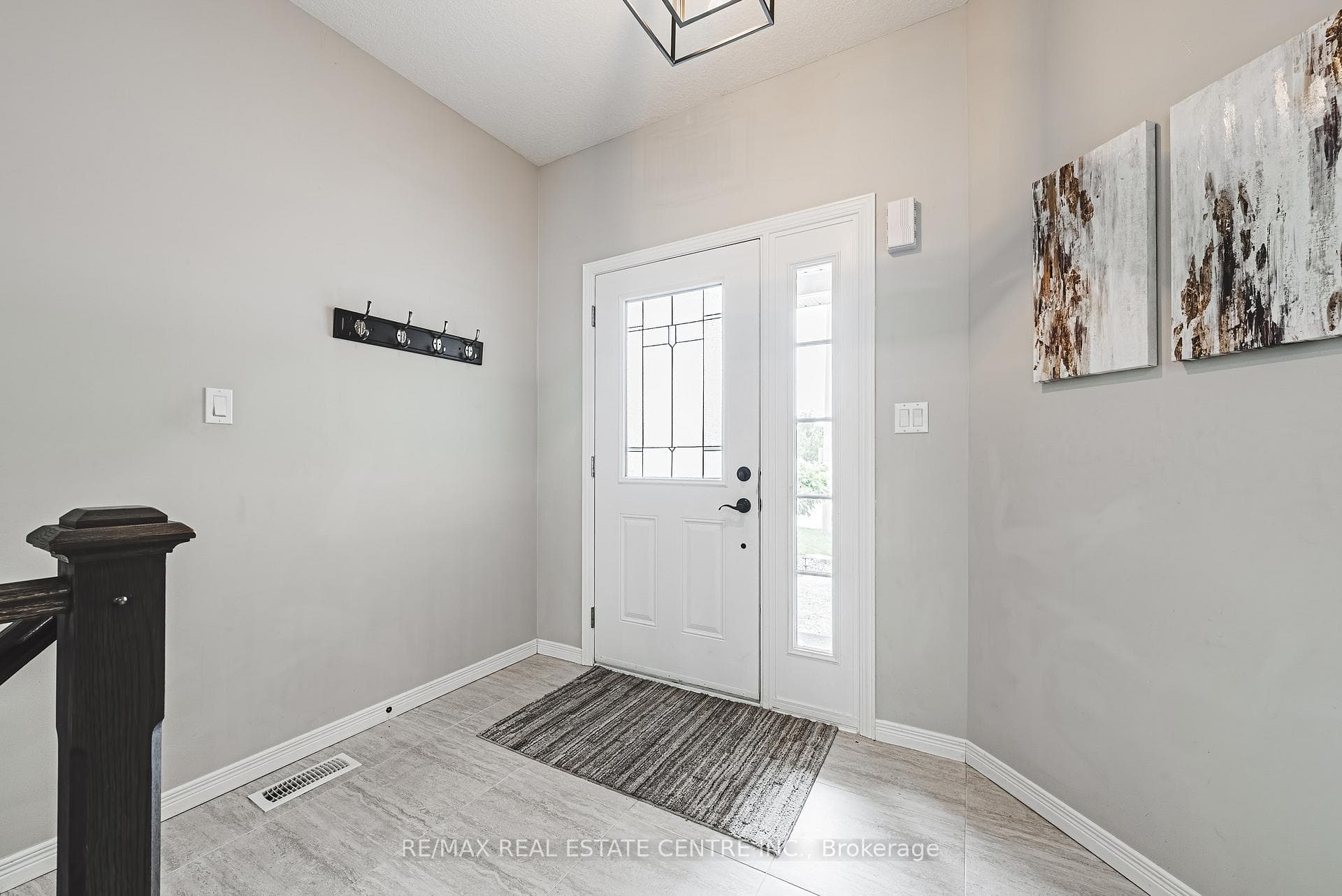 4 Hinrichs Crescent photo 3