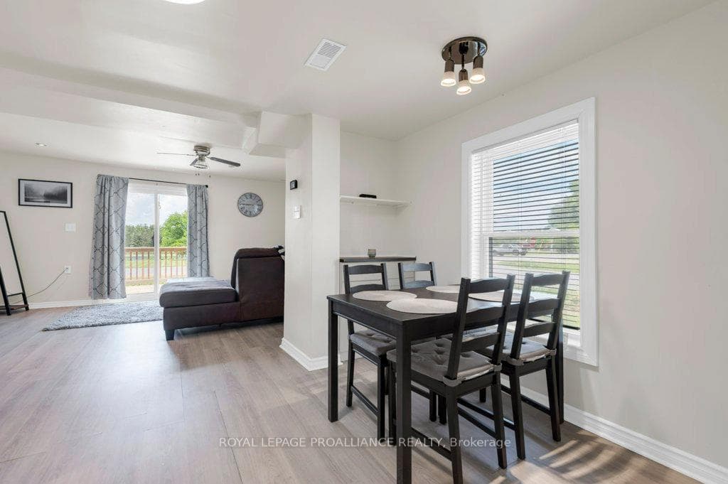 8 Brant Street photo 7