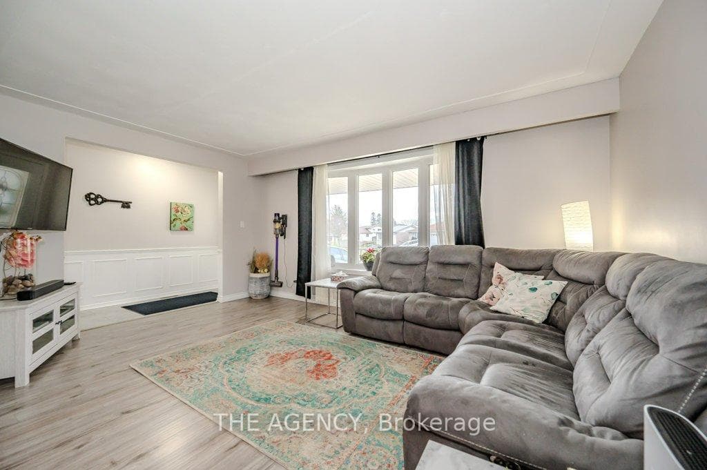 22 Brookside Crescent photo 10
