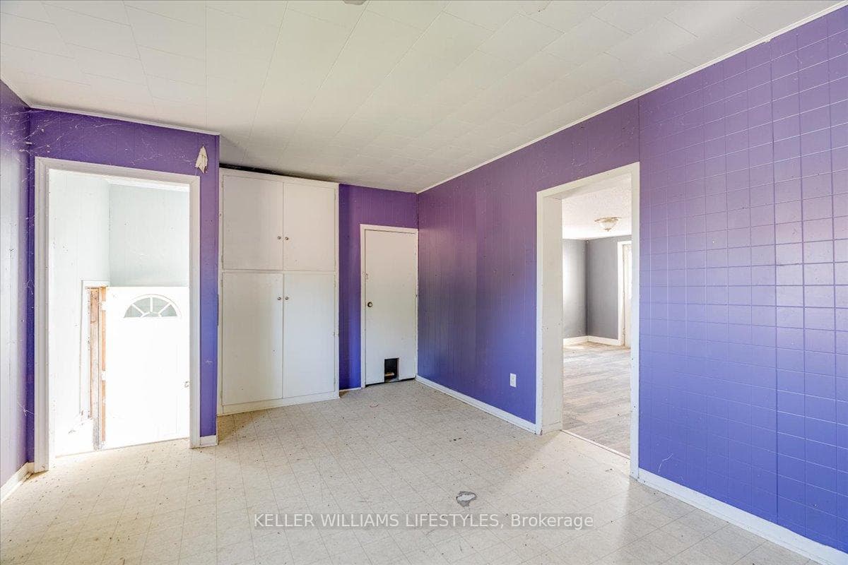6079 Longwoods Road photo 6