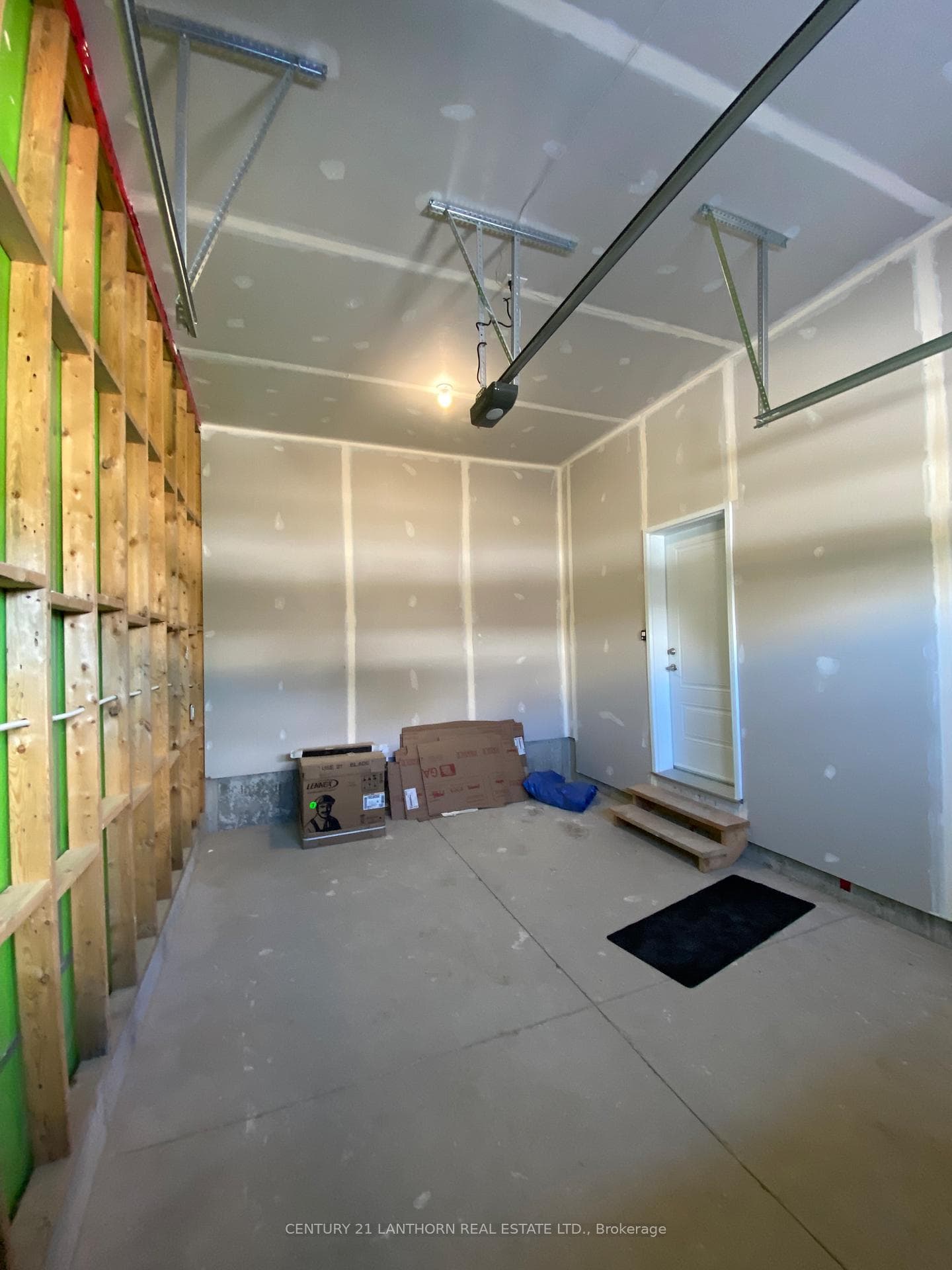 Single car garage