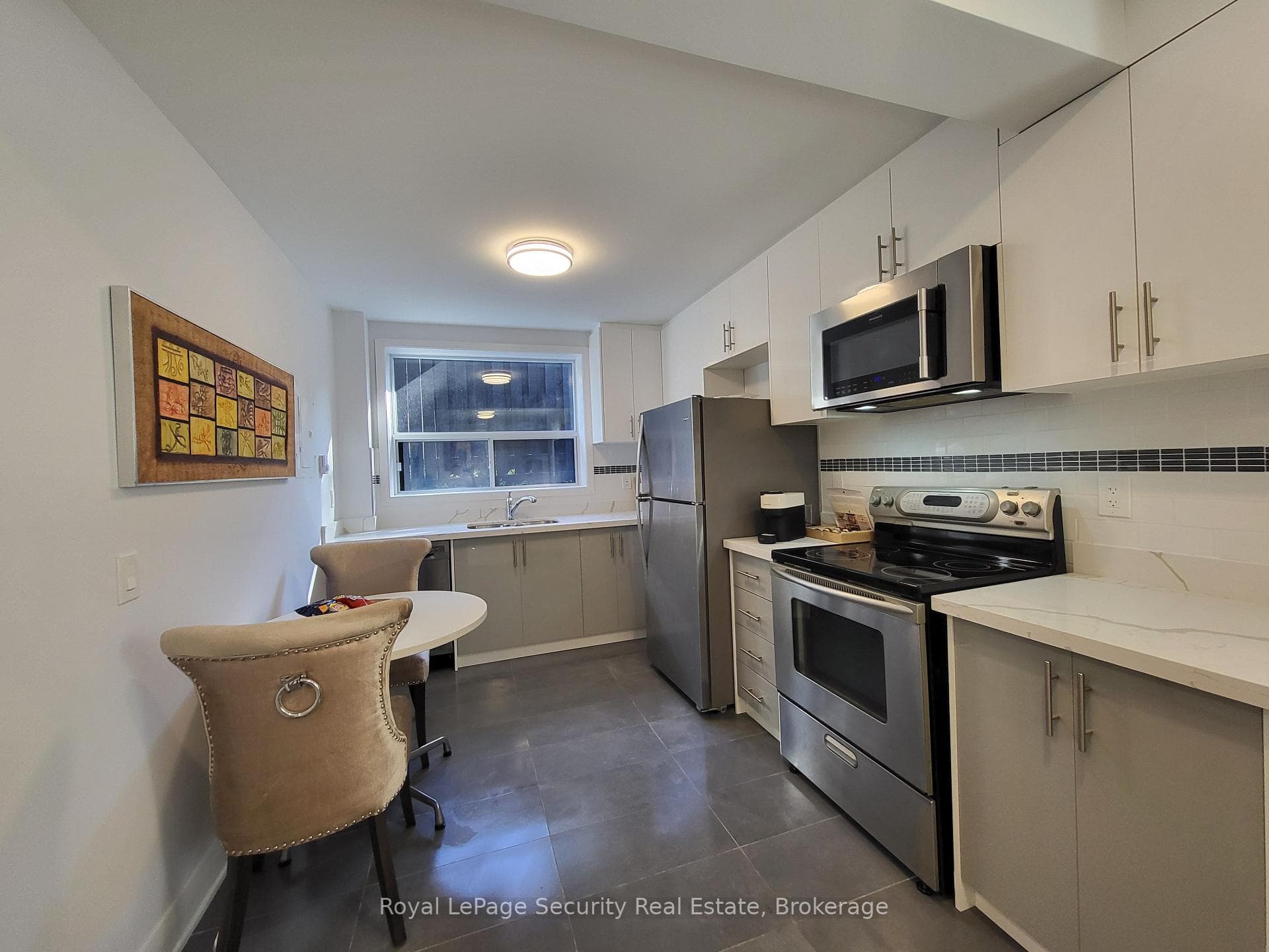 328 Lakeshore Road Unit 2 photo 1
