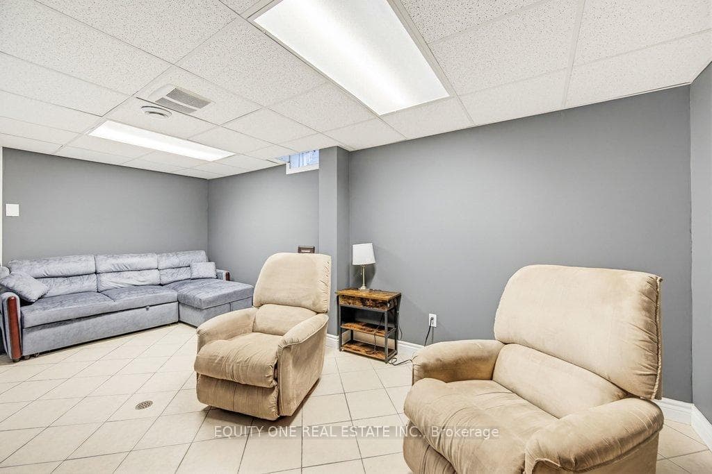 1112 Burgundy Lane photo 33