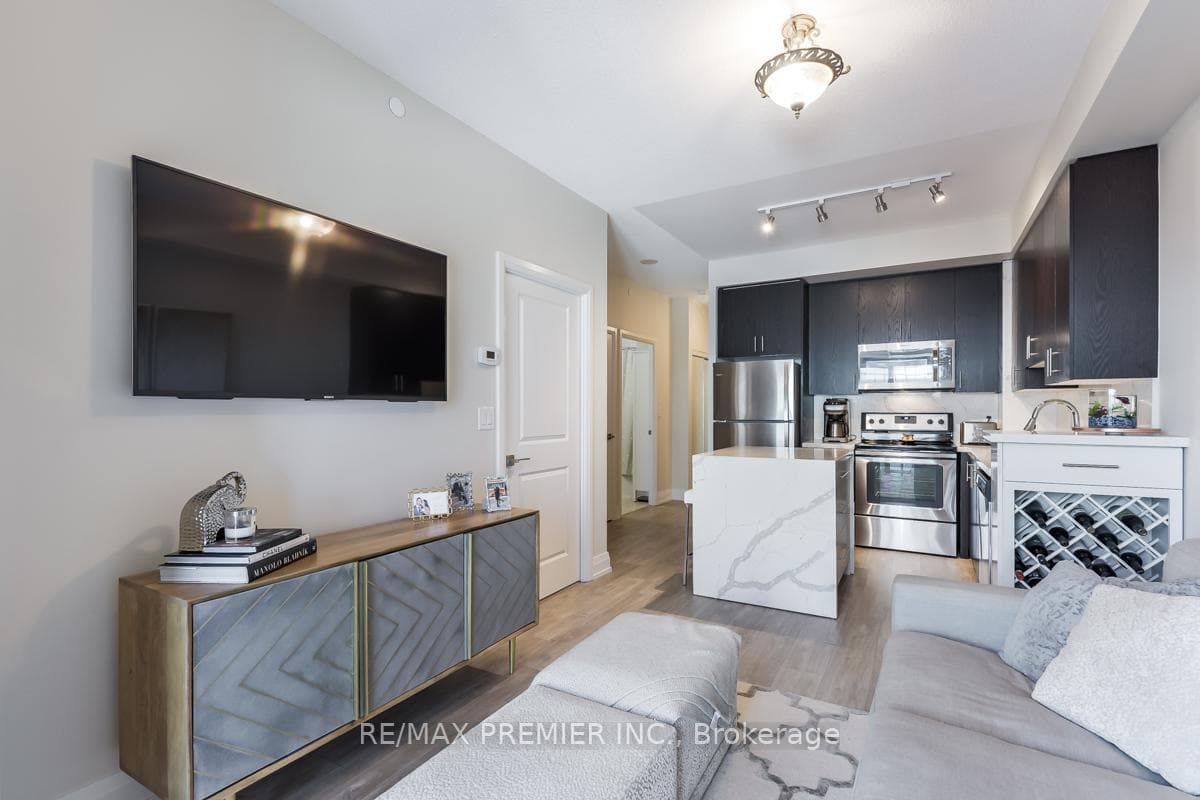 3600 Highway 7 Road Unit 803 photo 1