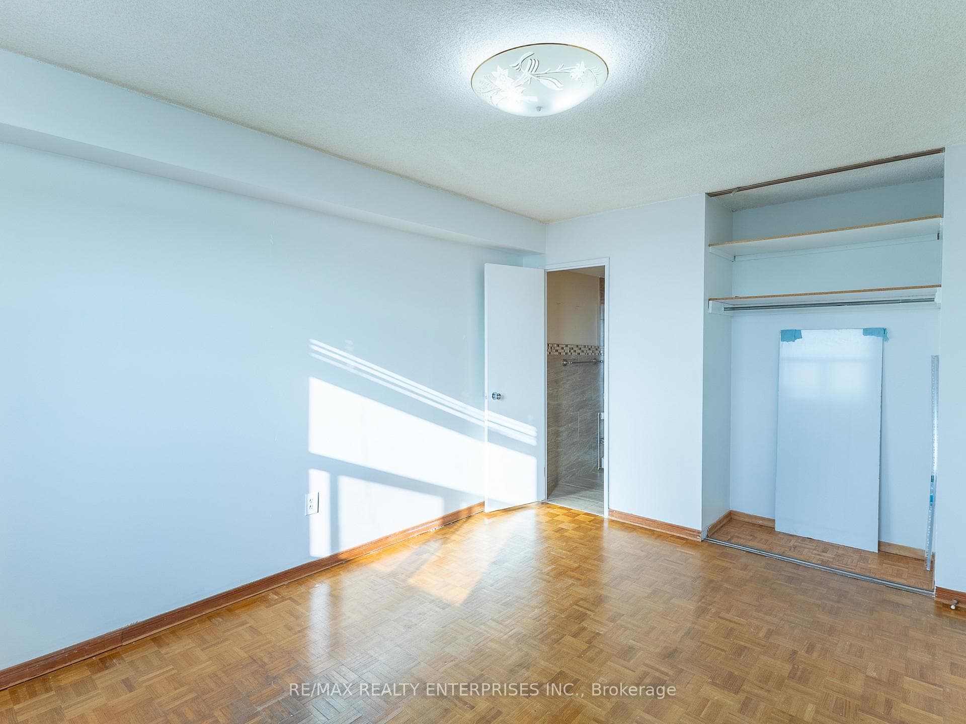966 Inverhouse Drive Unit 1103 photo 15