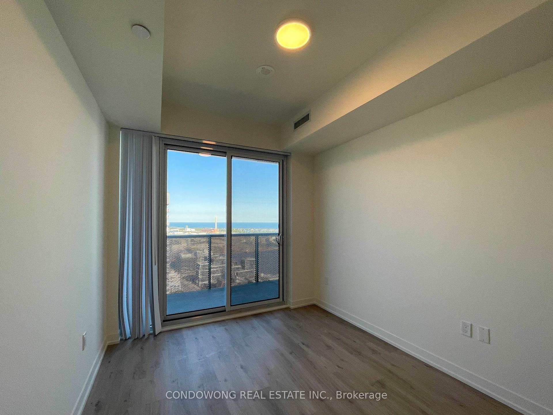 138 Downes Street Unit 5106 photo 17