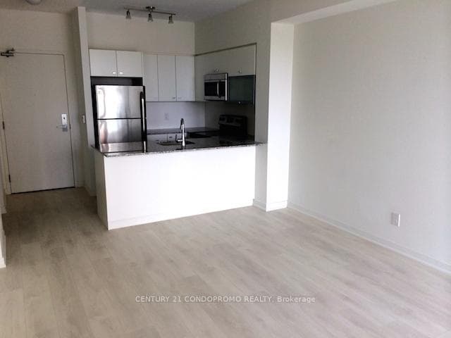 150 East Liberty Street Unit 1401 photo 4