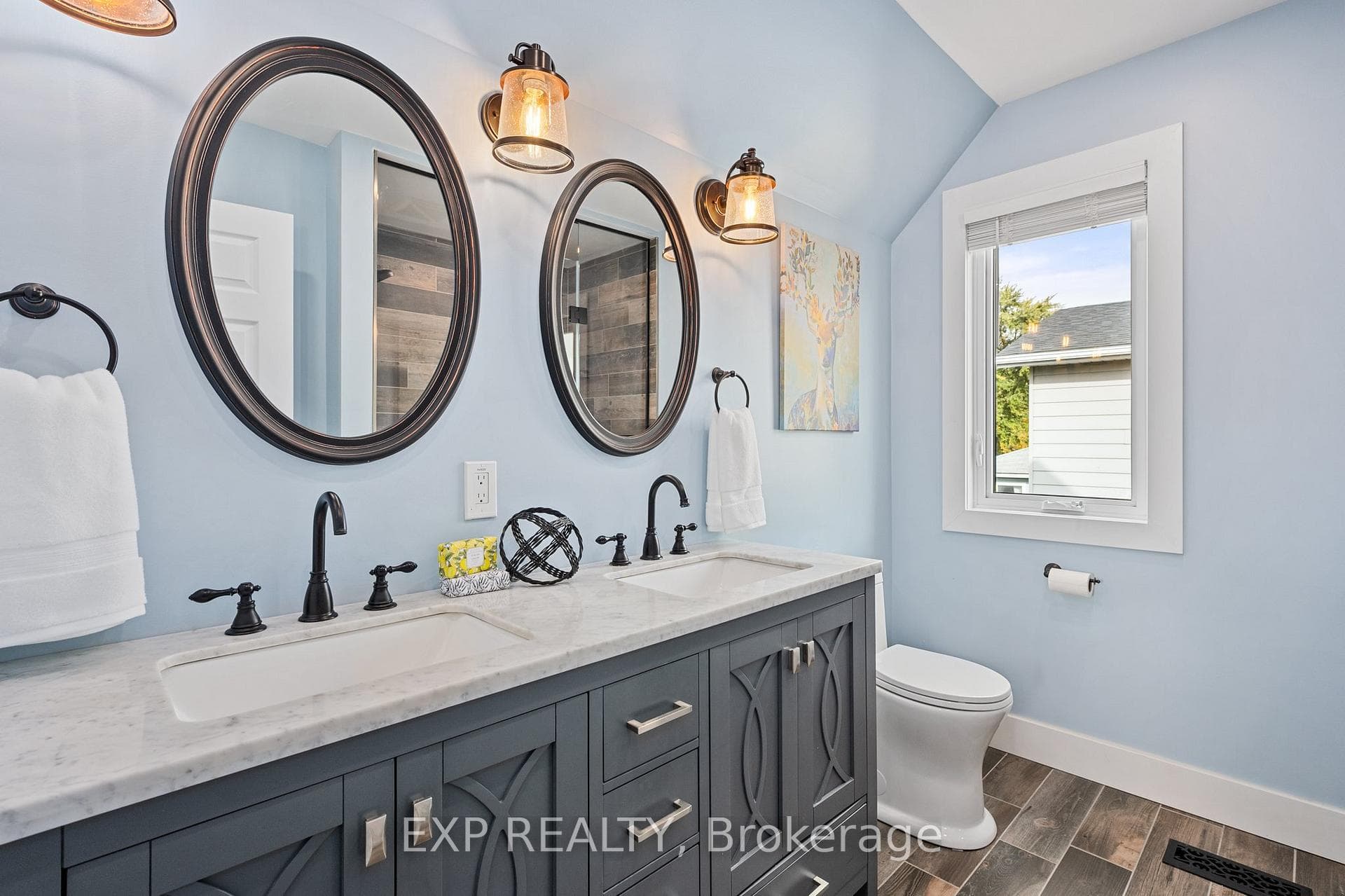 334 Hollywood Drive photo 13