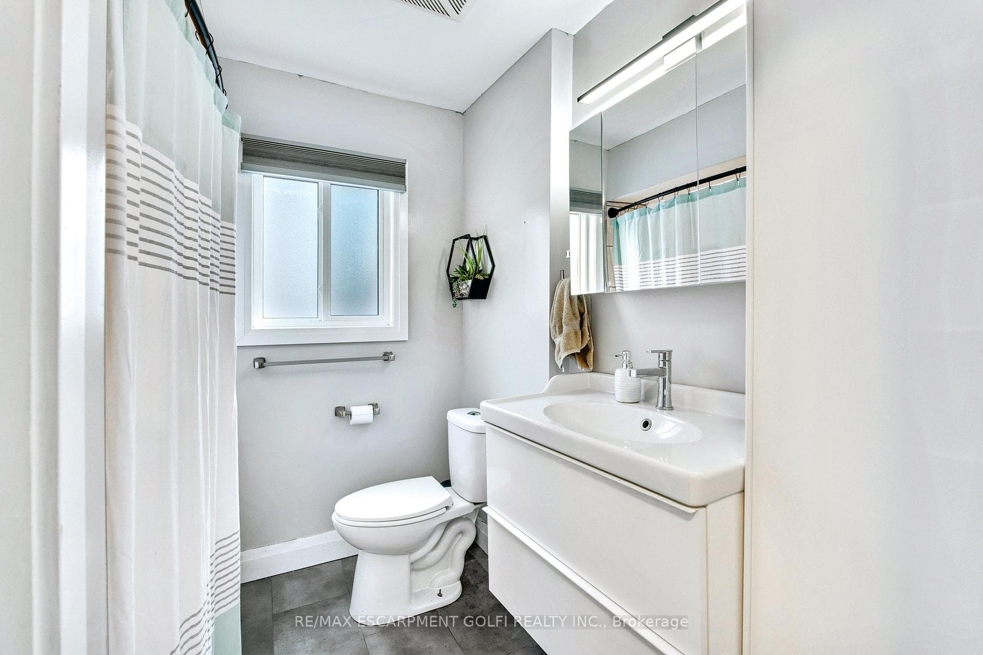 27 Grapeview Drive photo 20