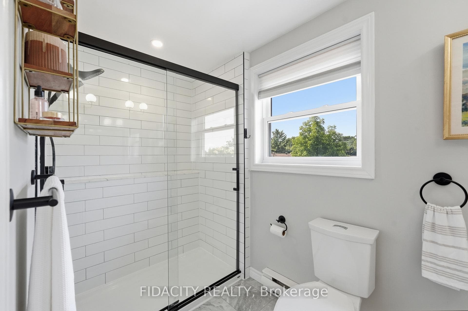 13 Poole Creek Crescent photo 28