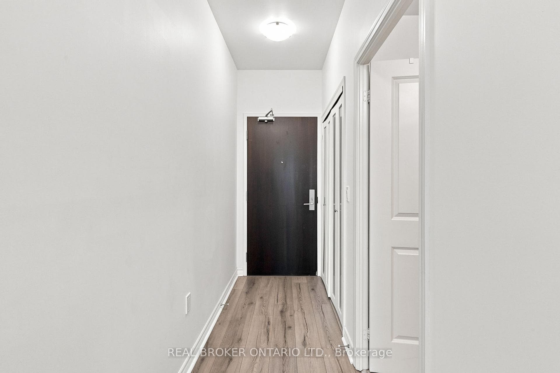 39 Annie Craig Drive Unit PH06 photo 4