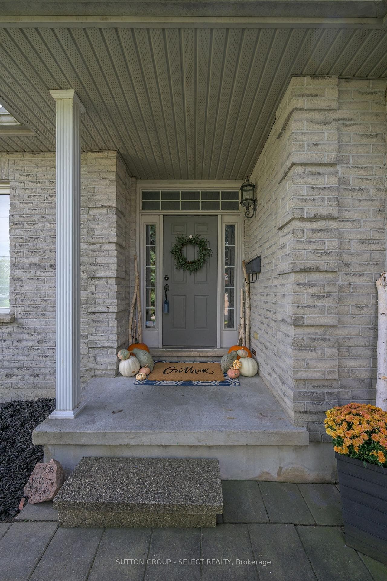 132 Greyrock Crescent photo 3