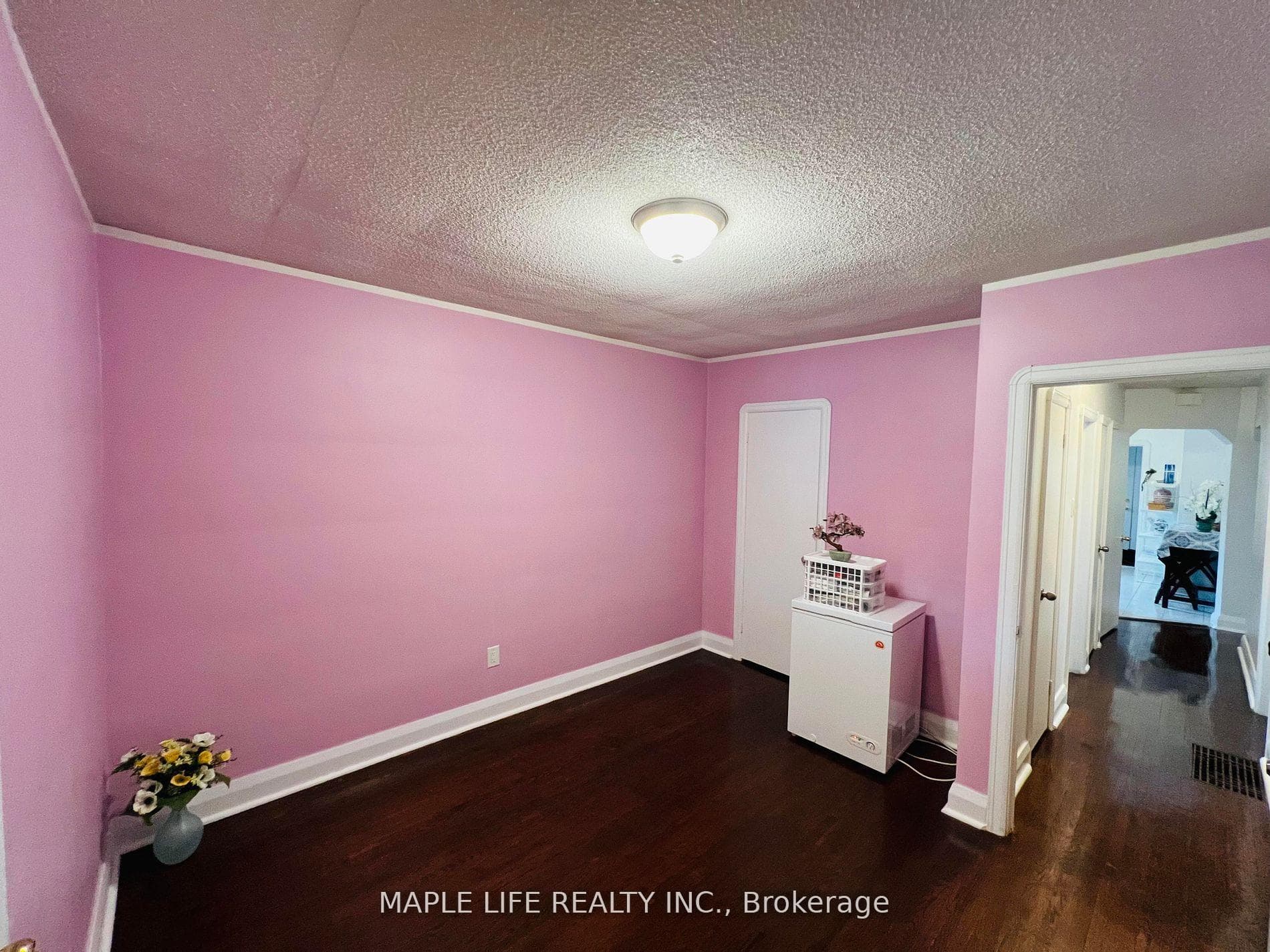 739 Pharmacy Avenue photo 14