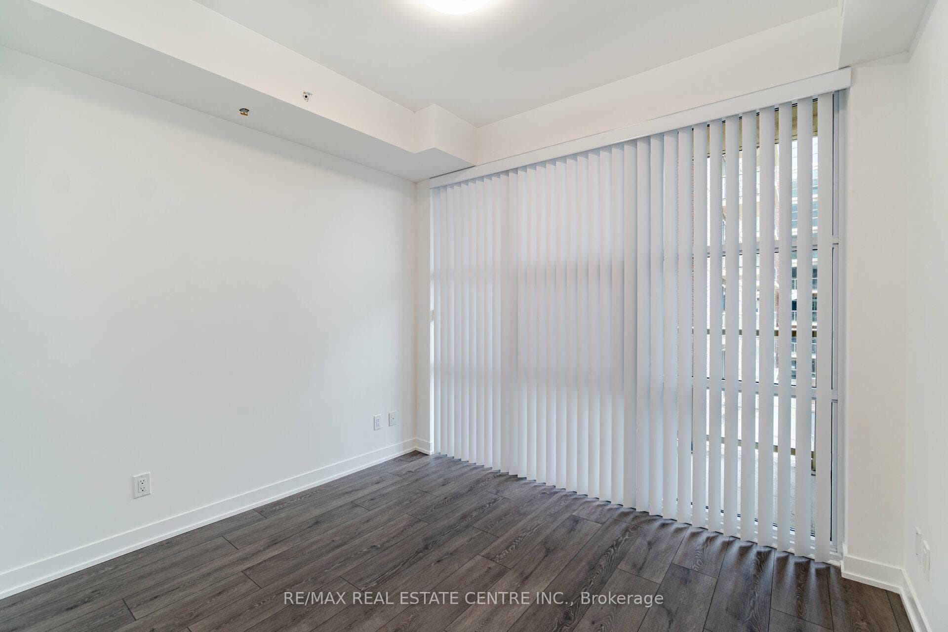 1787 St Clair Avenue Unit 405 photo 12