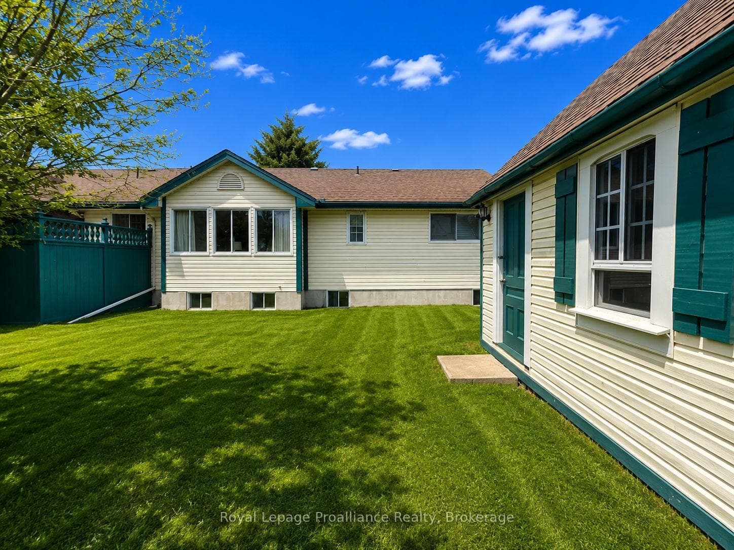 88 Westwind Crescent photo 42