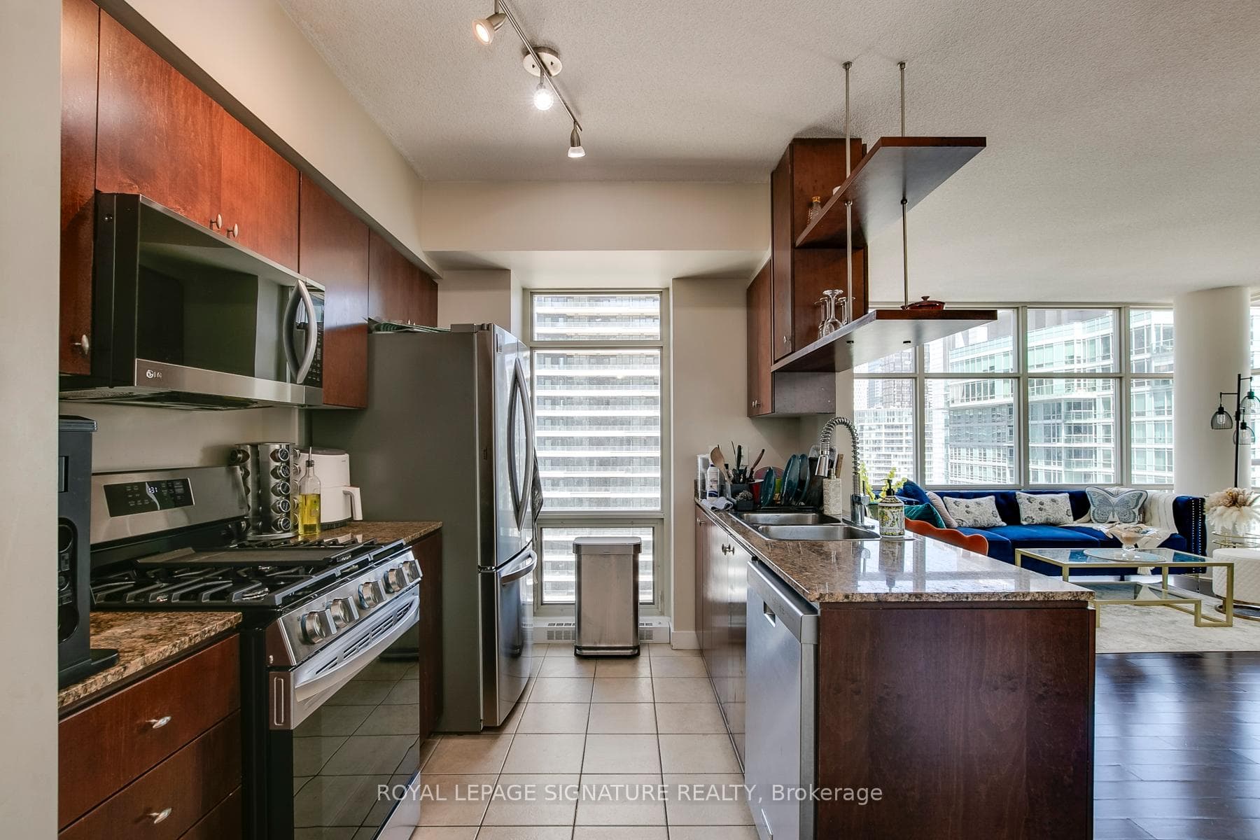 10 Navy Wharf Court Unit 3506 photo 9