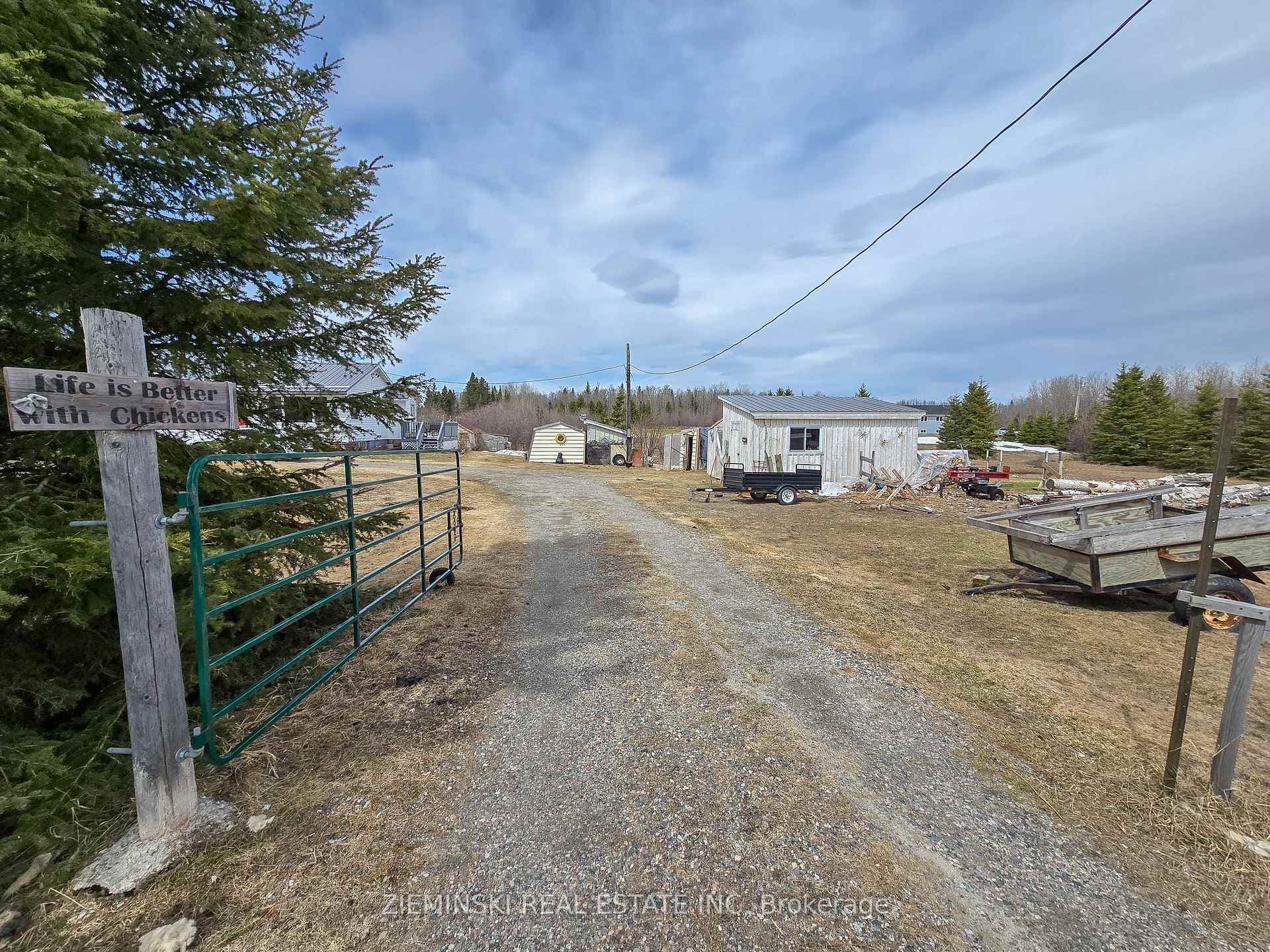 2896 101 Highway photo 4