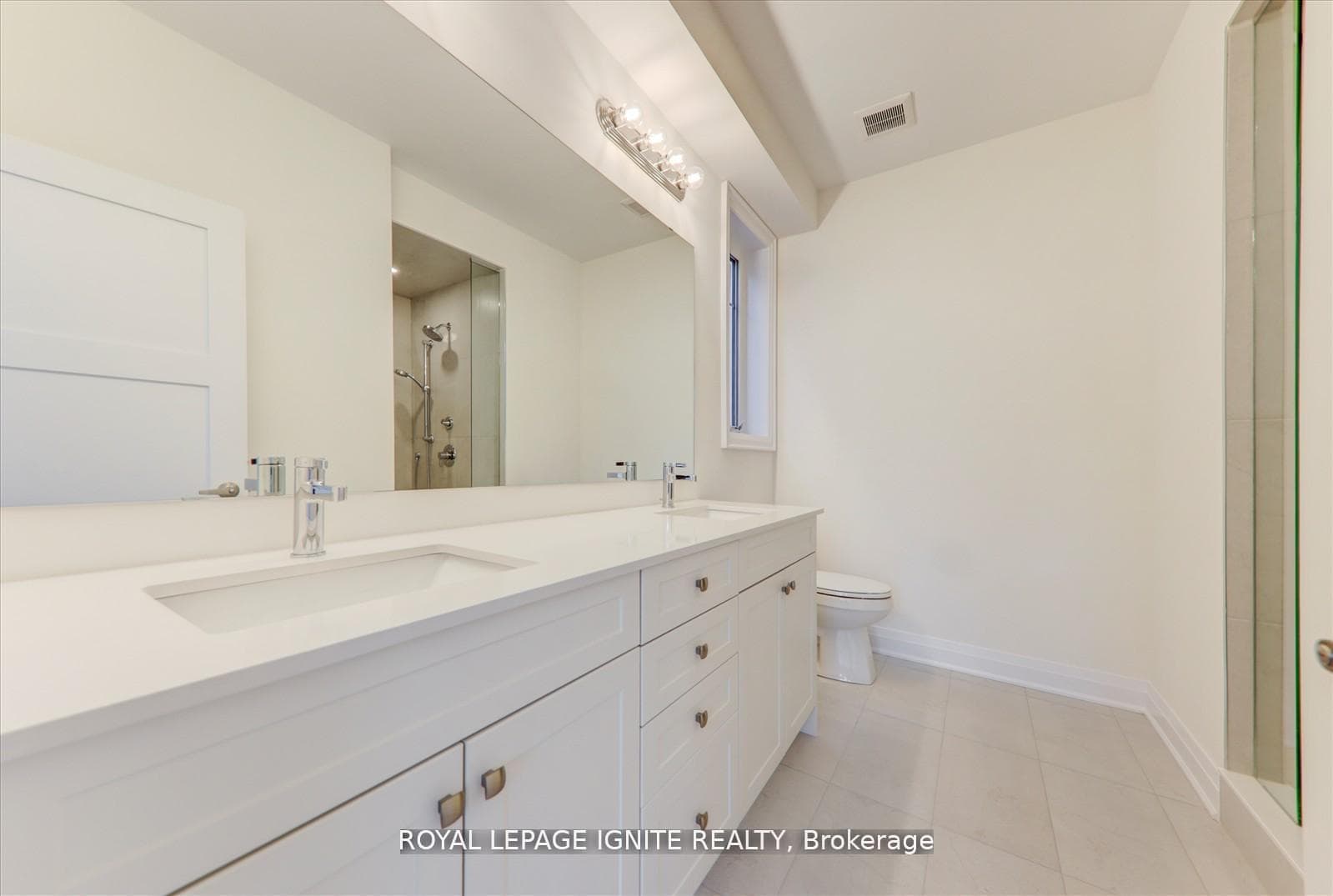 519 Hudson Crescent photo 18