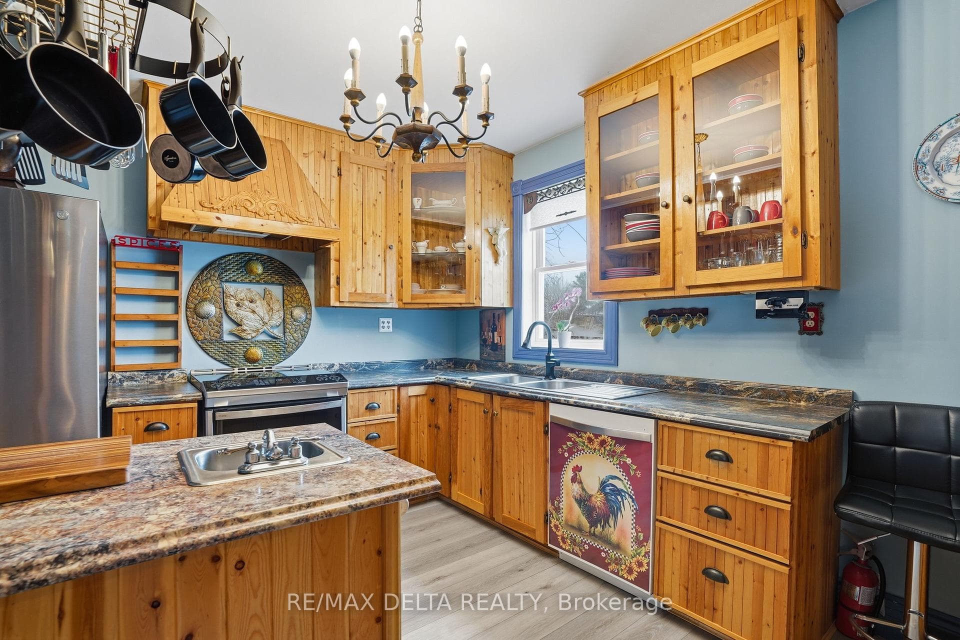 All appliances included.