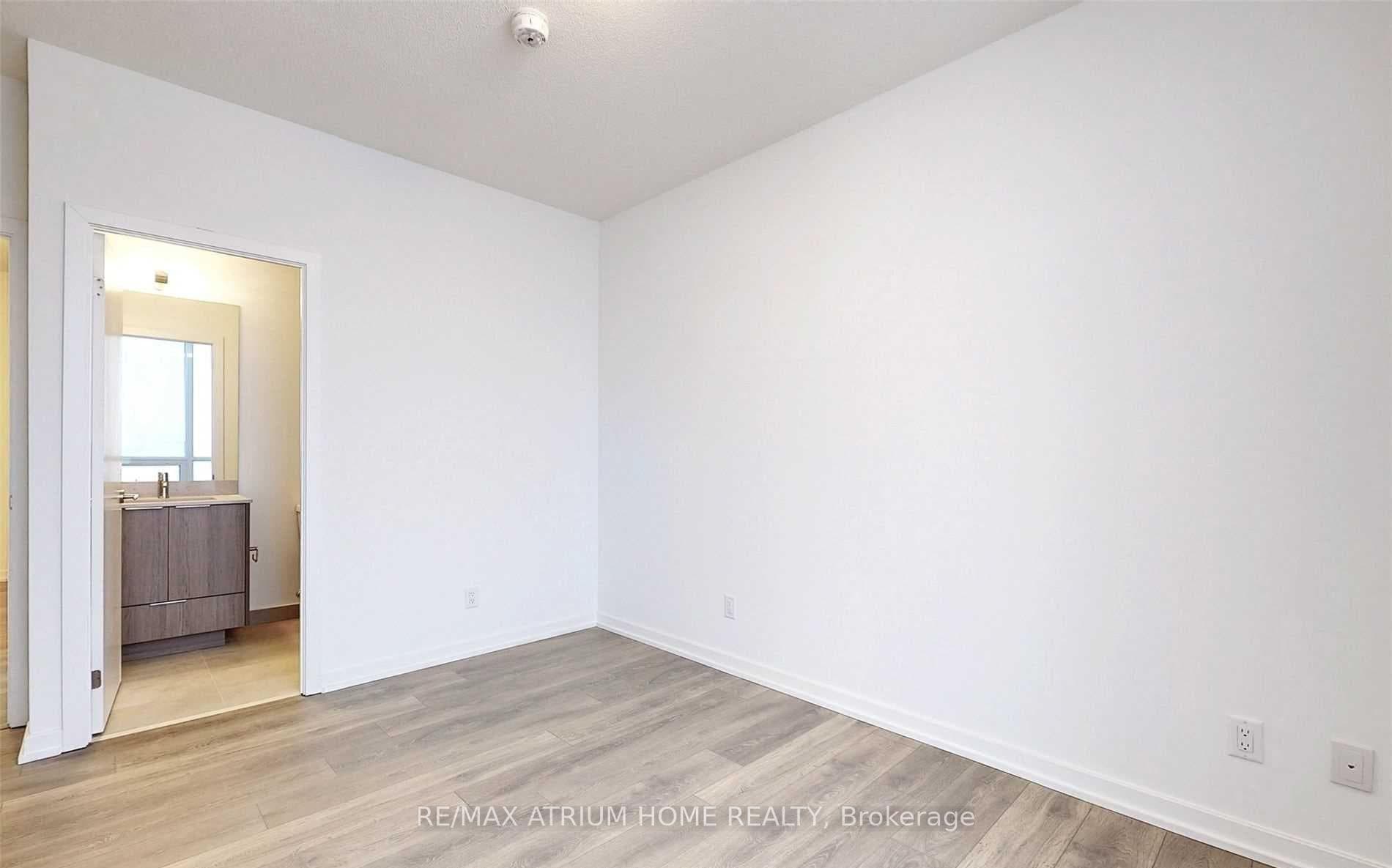 36 Forest Manor Road Unit 905 photo 13
