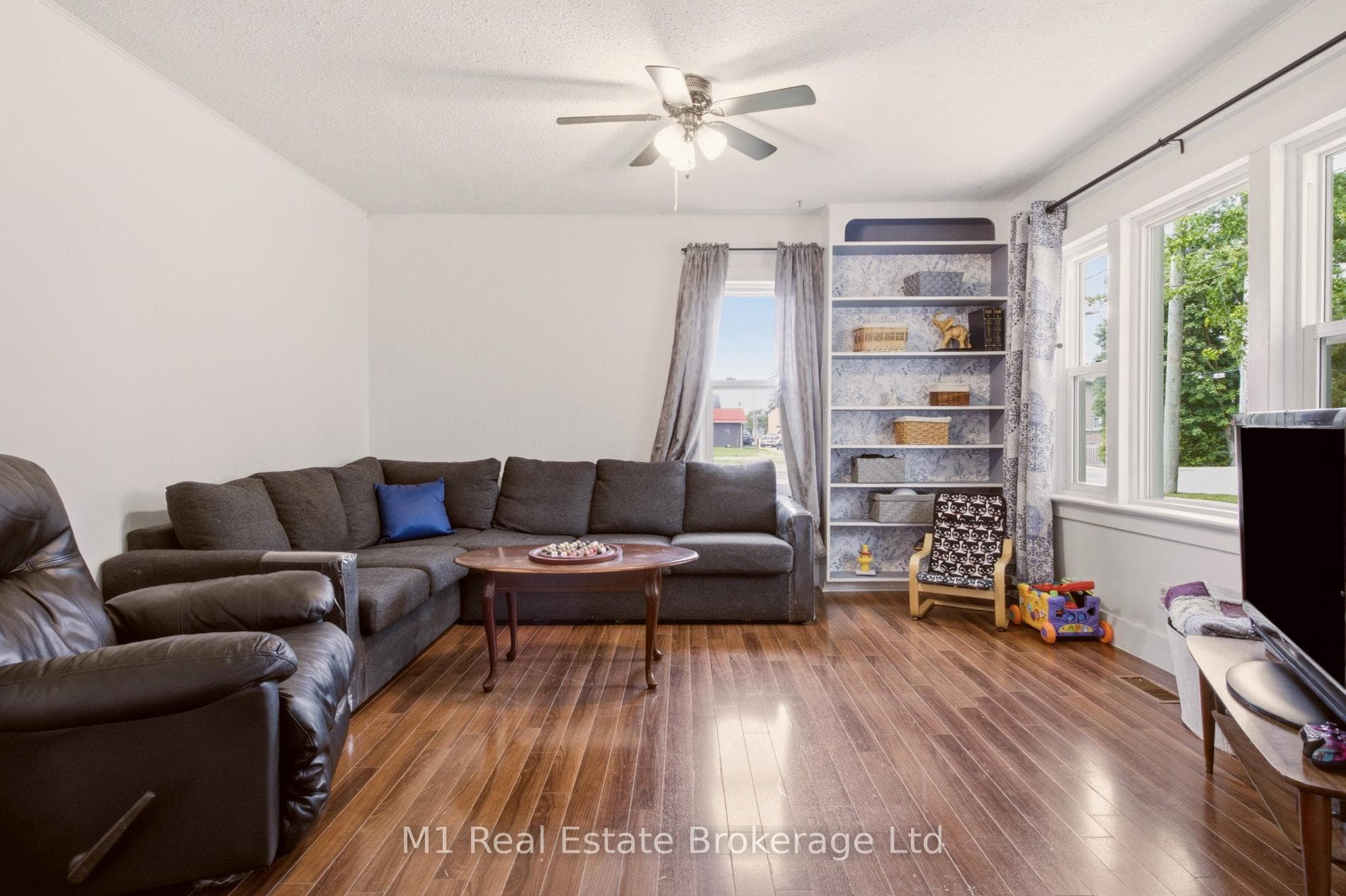 204 King Street photo 9
