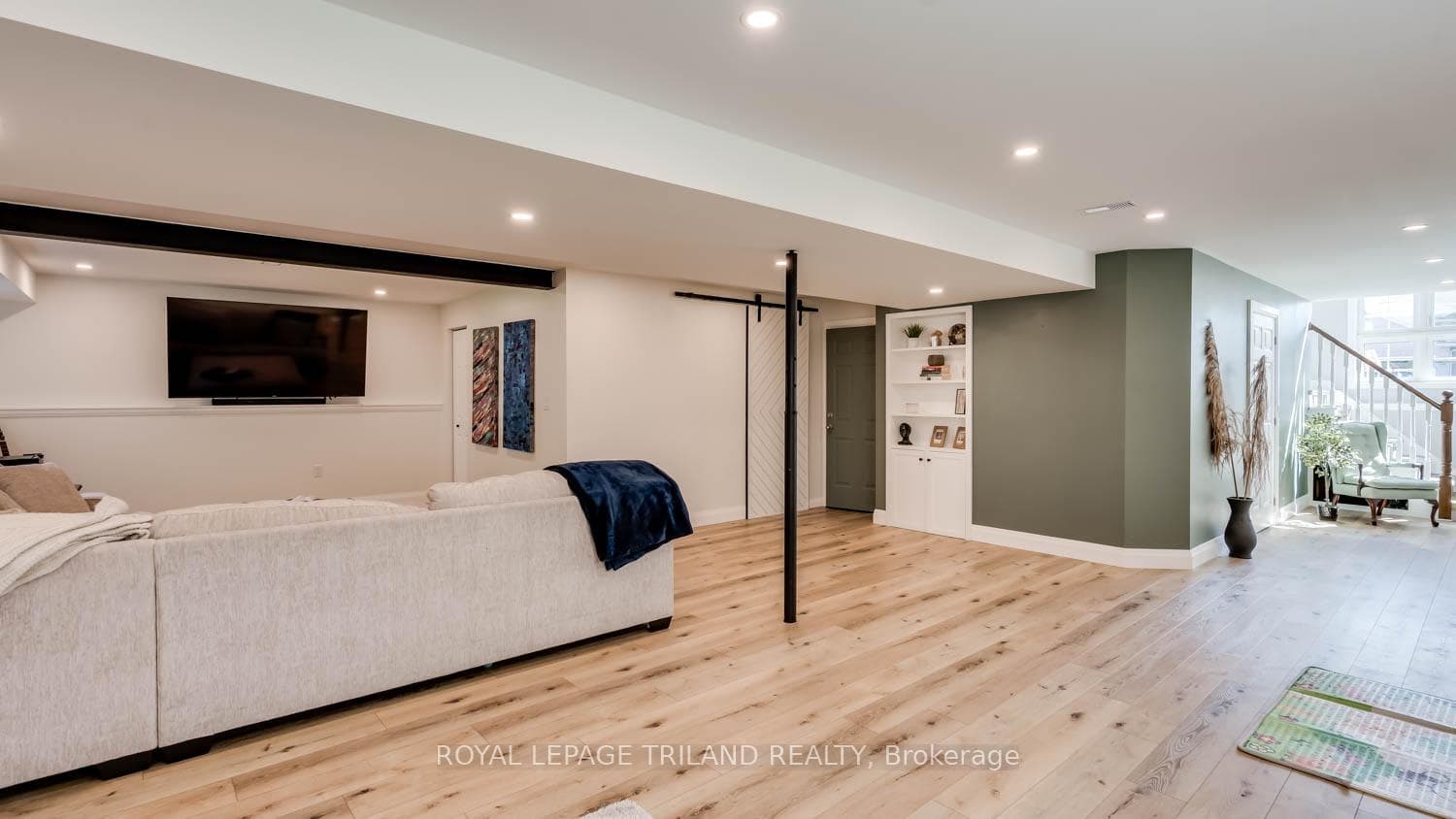 271 Mogg Street photo 17