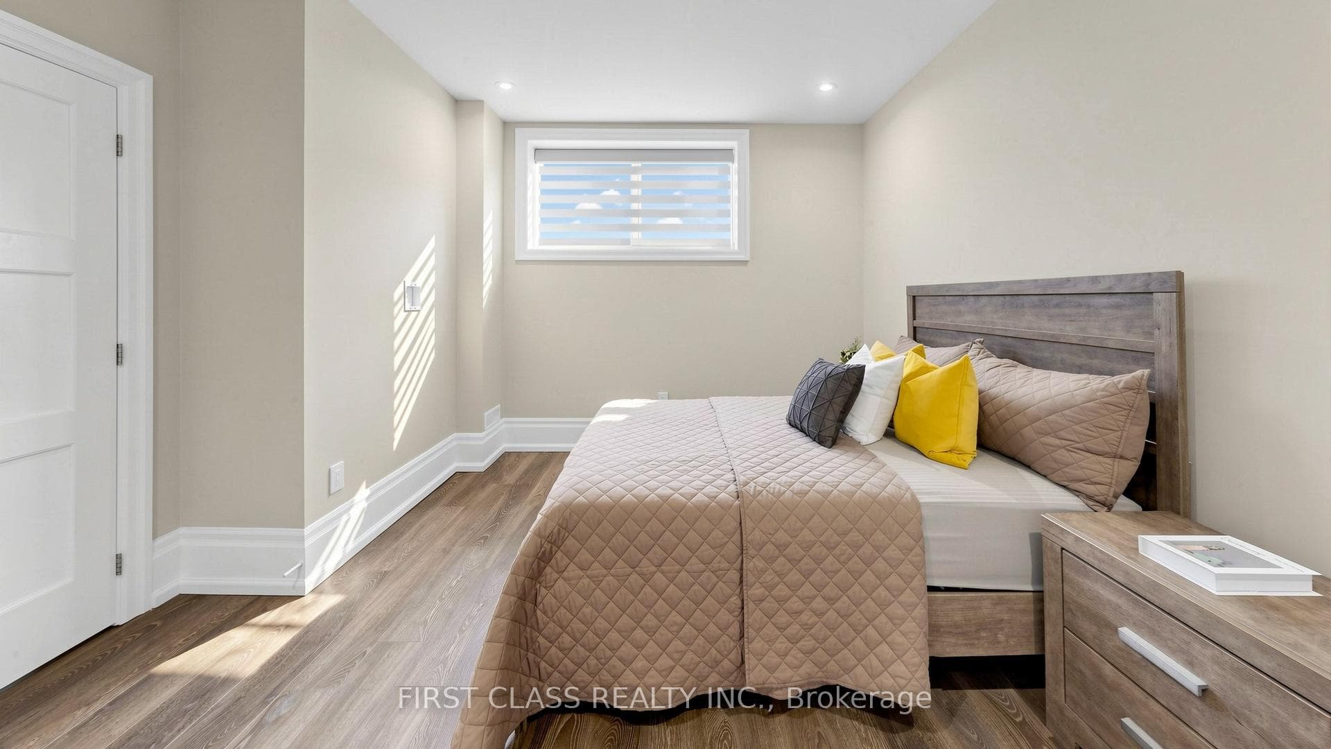 2194 ELMHURST Avenue photo 44