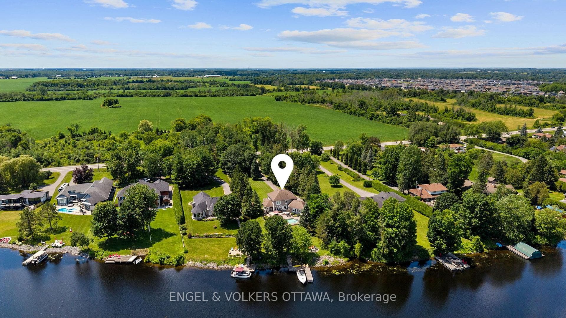5833A Rideau Valley Drive photo 42