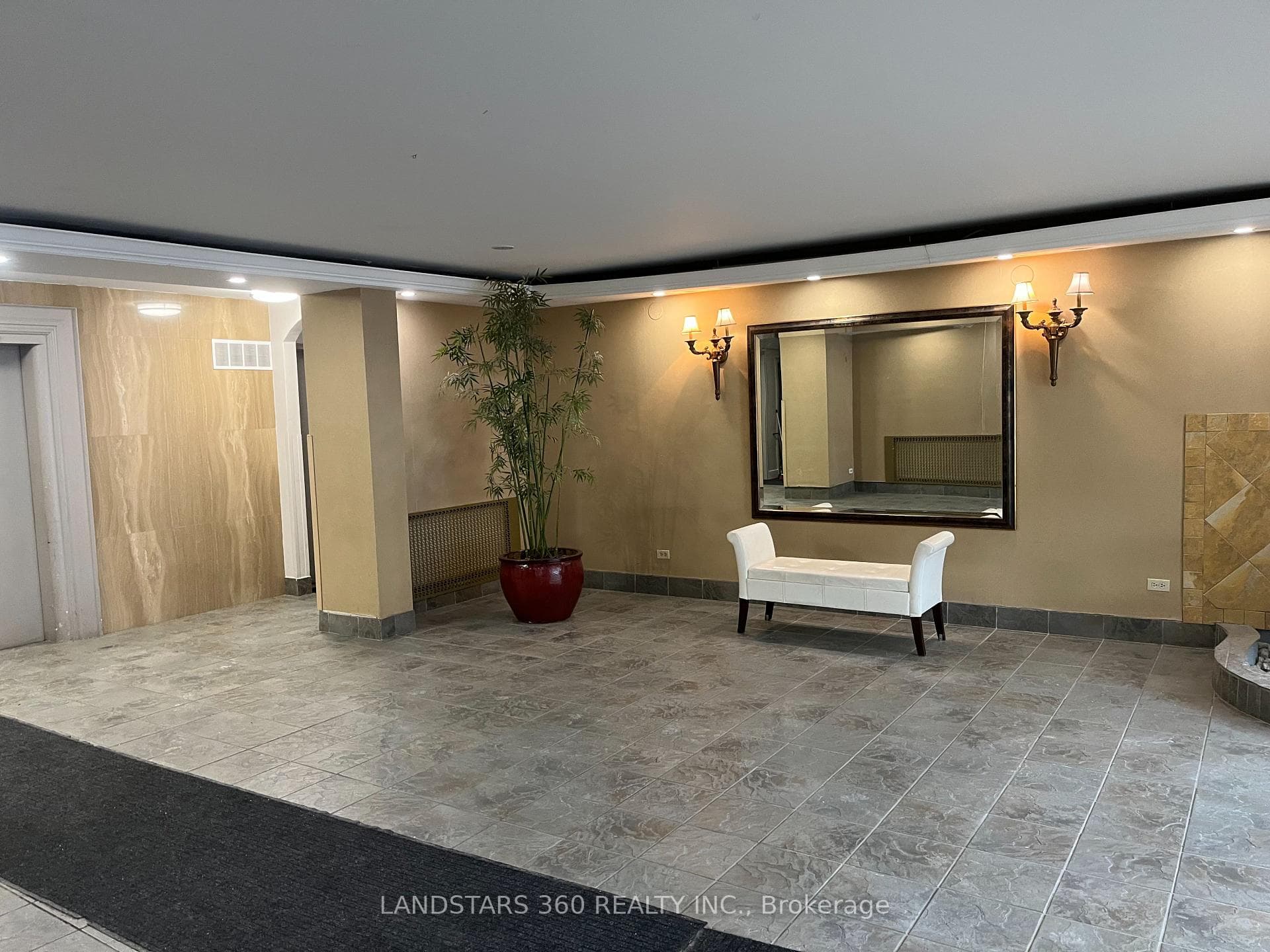 111 Lawton Boulevard Unit Ph03 photo 9