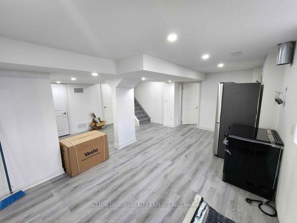 84 Parity Road Unit Lower photo 6