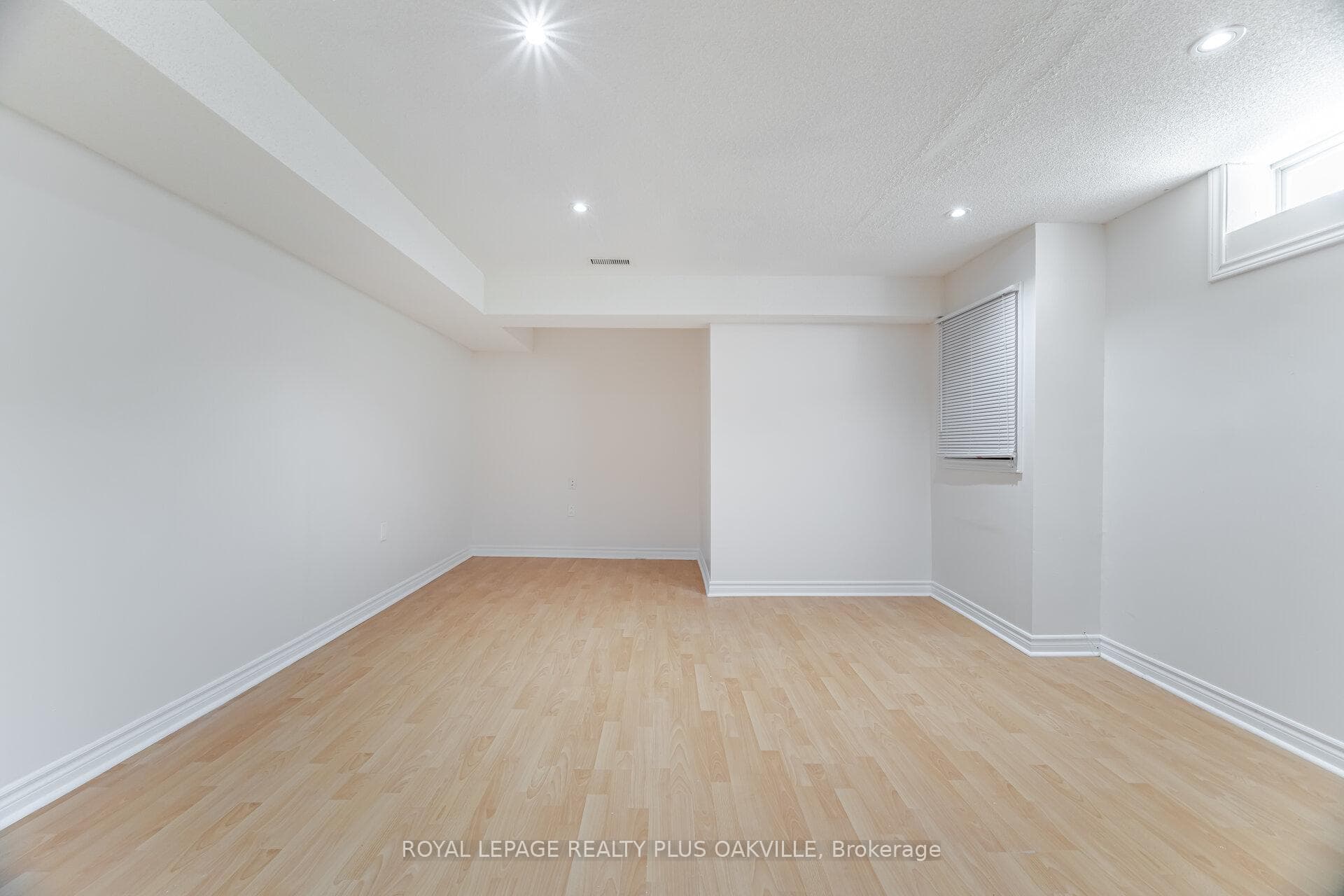 110 Earlsbridge Boulevard photo 39