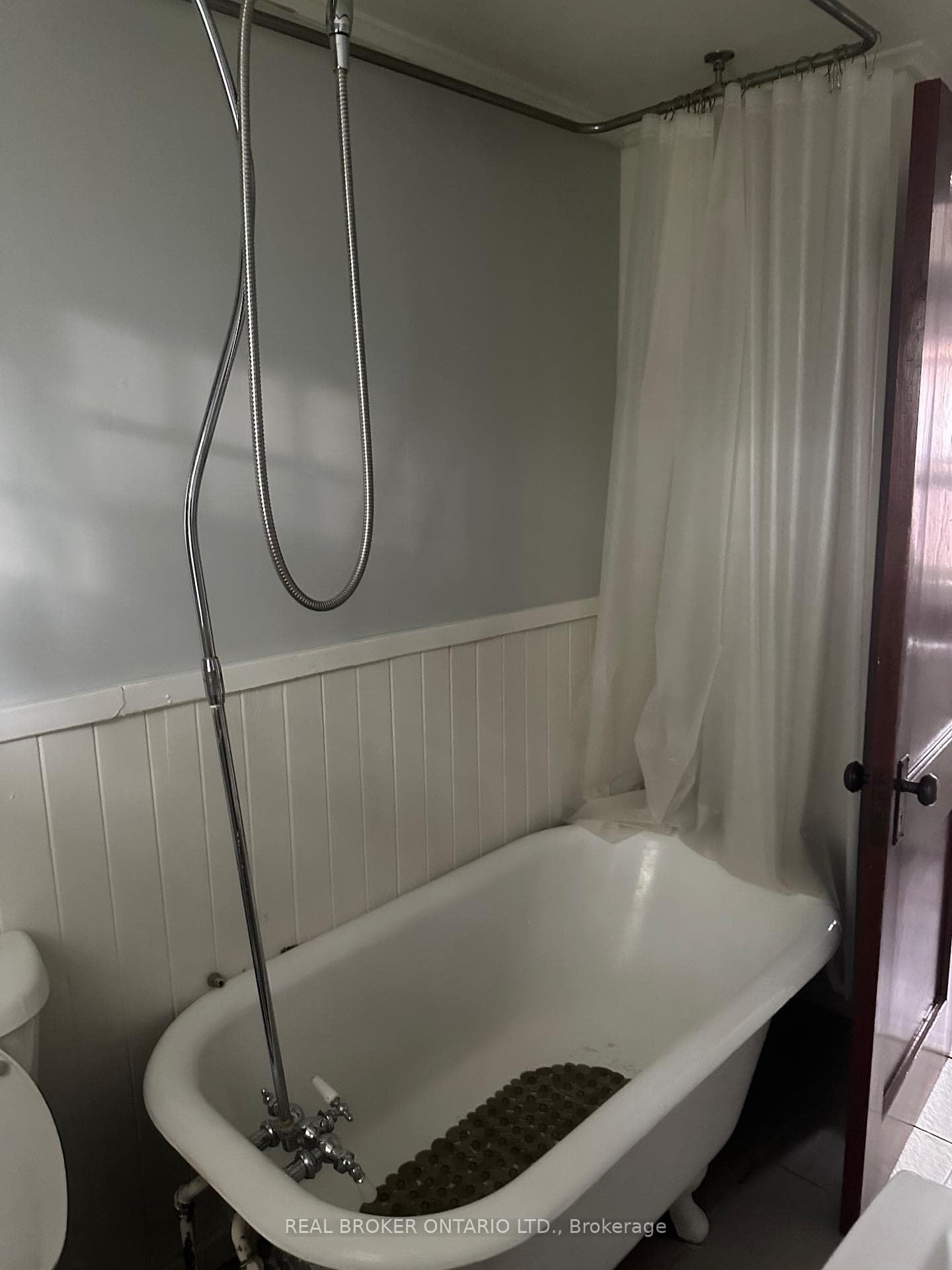 17 Wellington Street Unit Back photo 8