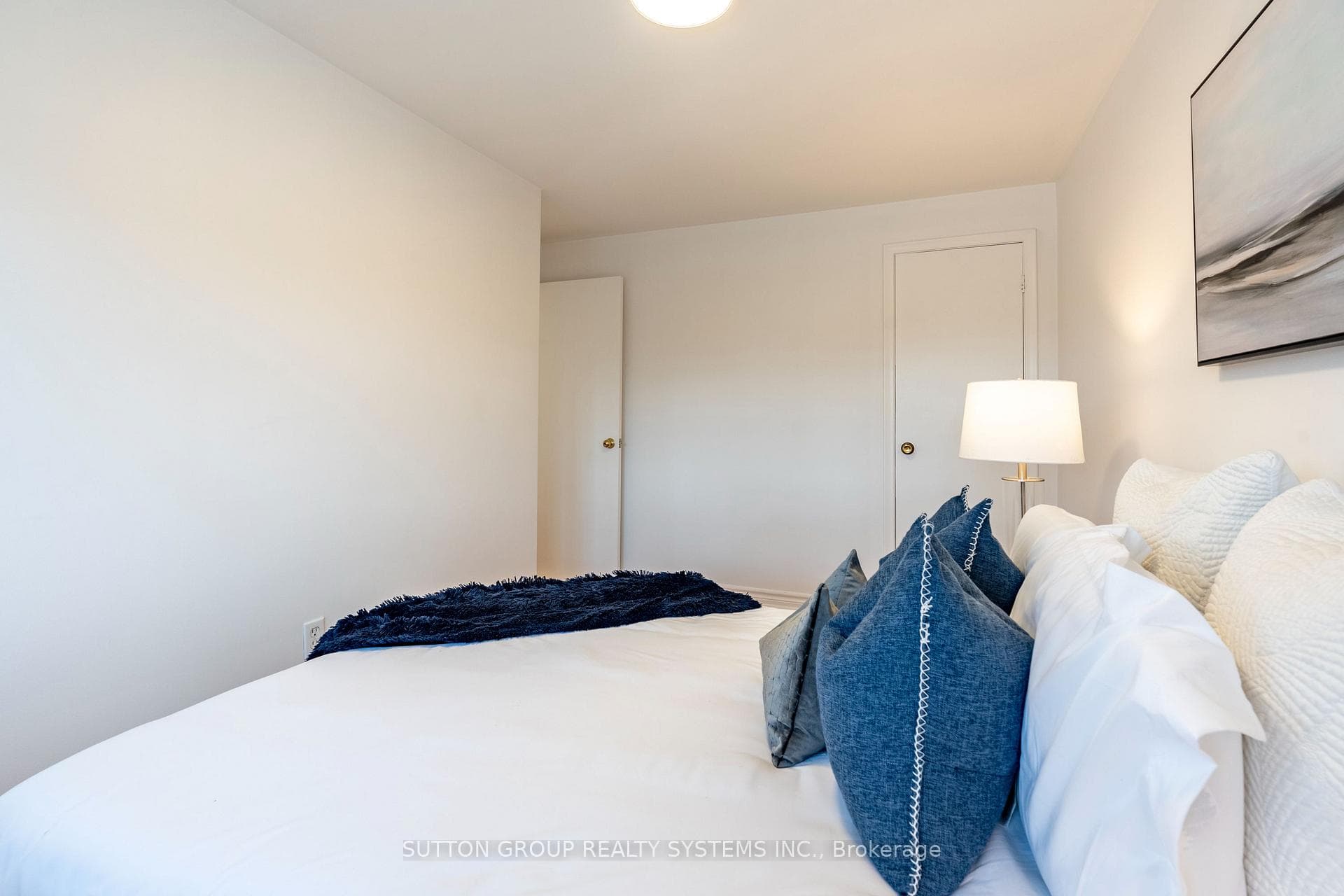 50B Ellis Crescent photo 22