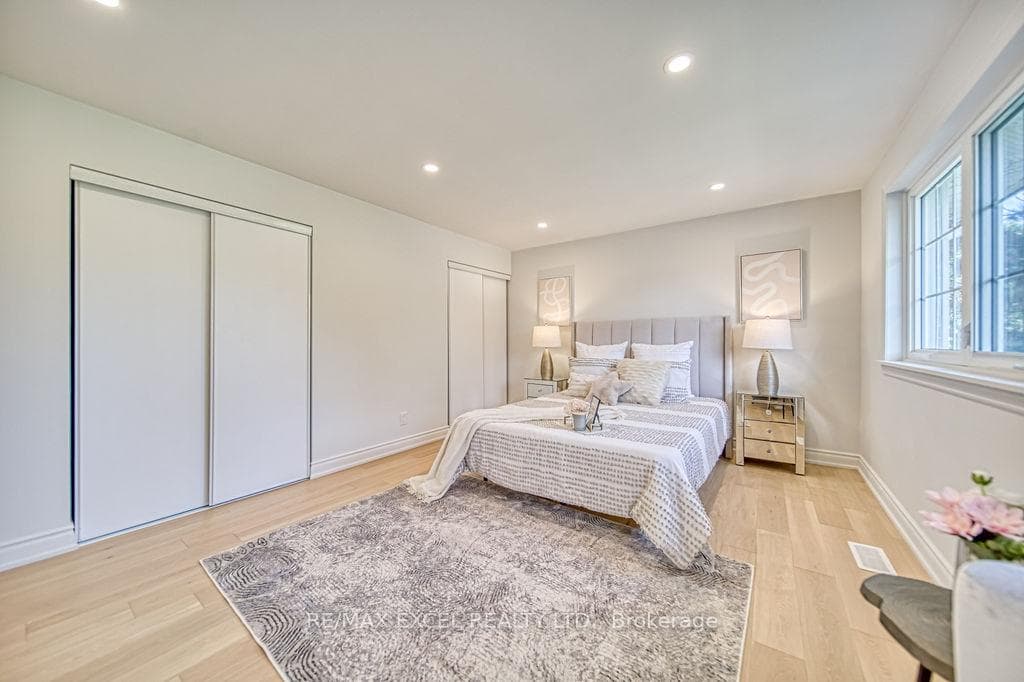 24 Bridlewood Boulevard photo 17