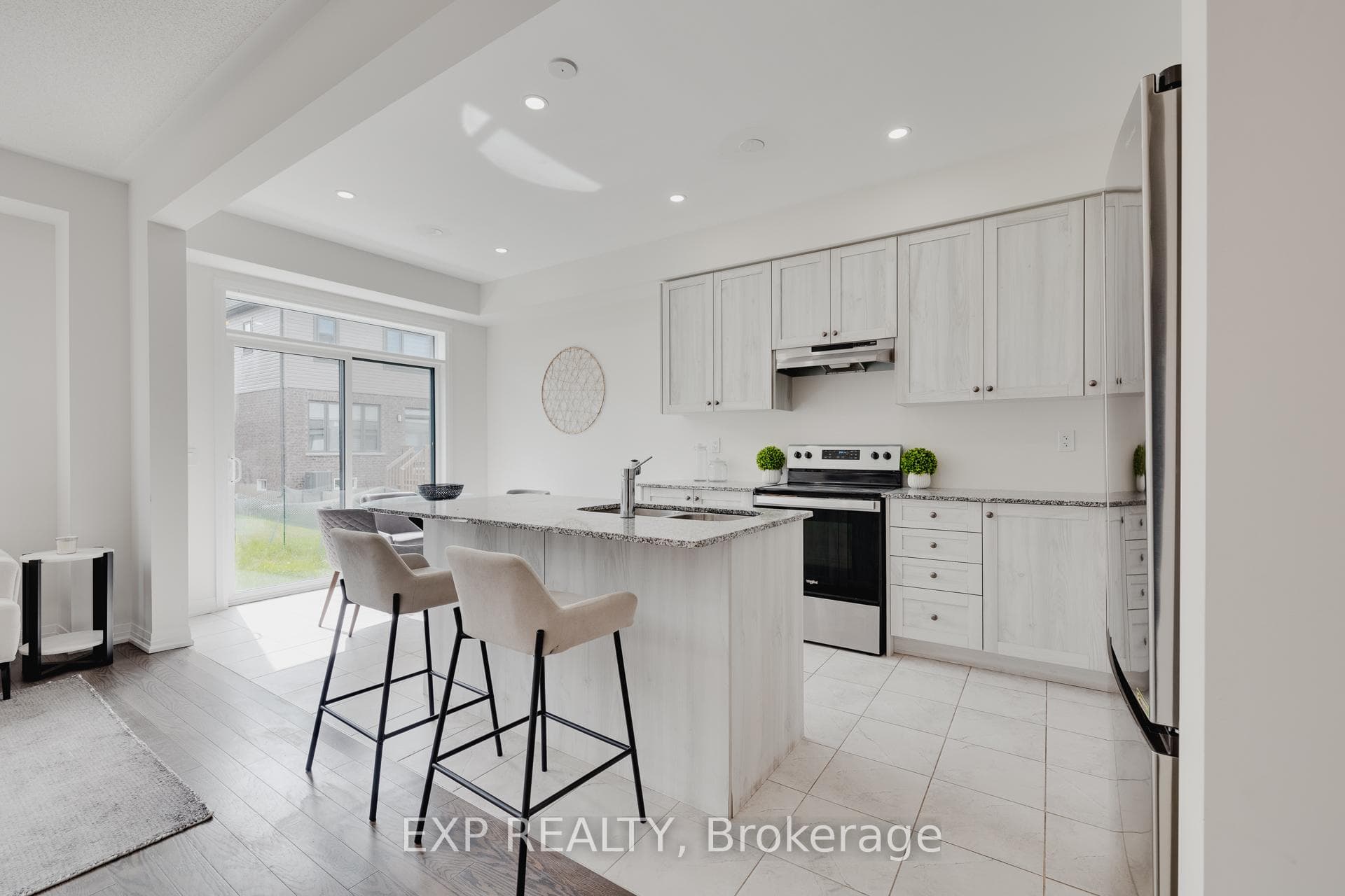 55 Freedom Crescent photo 6