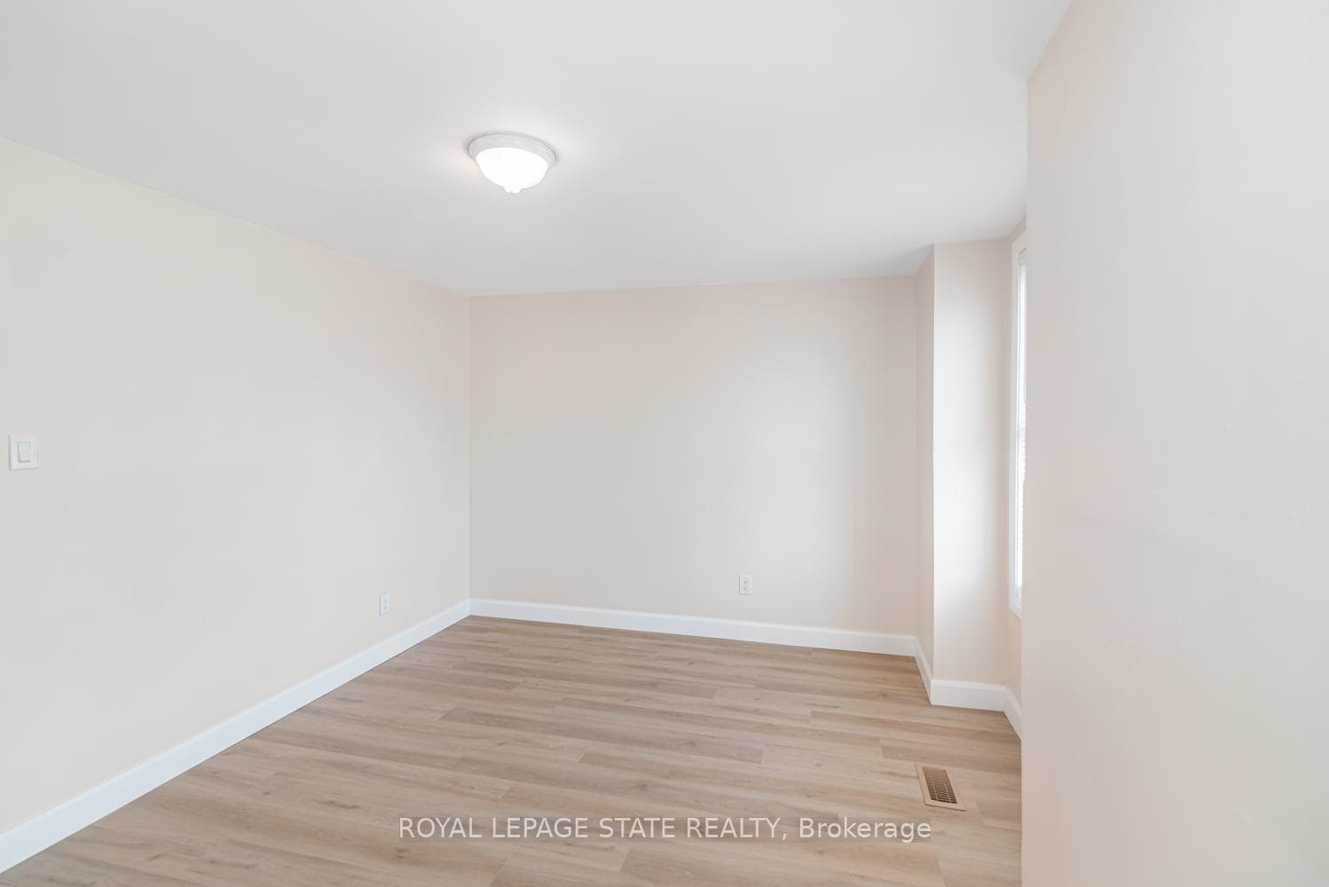 60 Keith Street photo 29