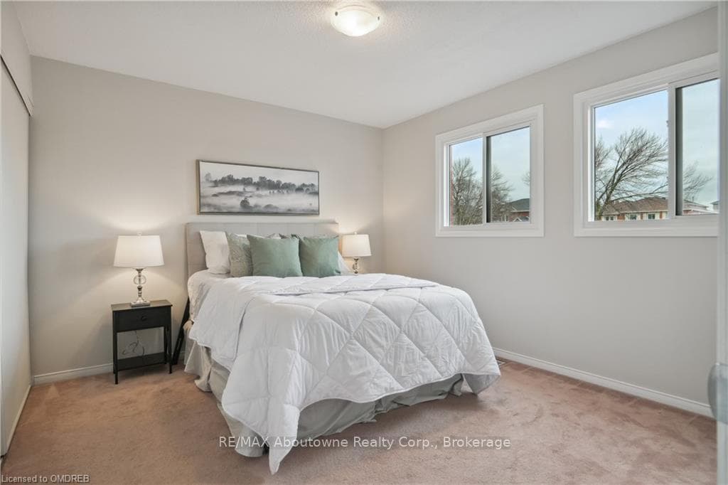 1262 WINTERBOURNE Drive photo 32
