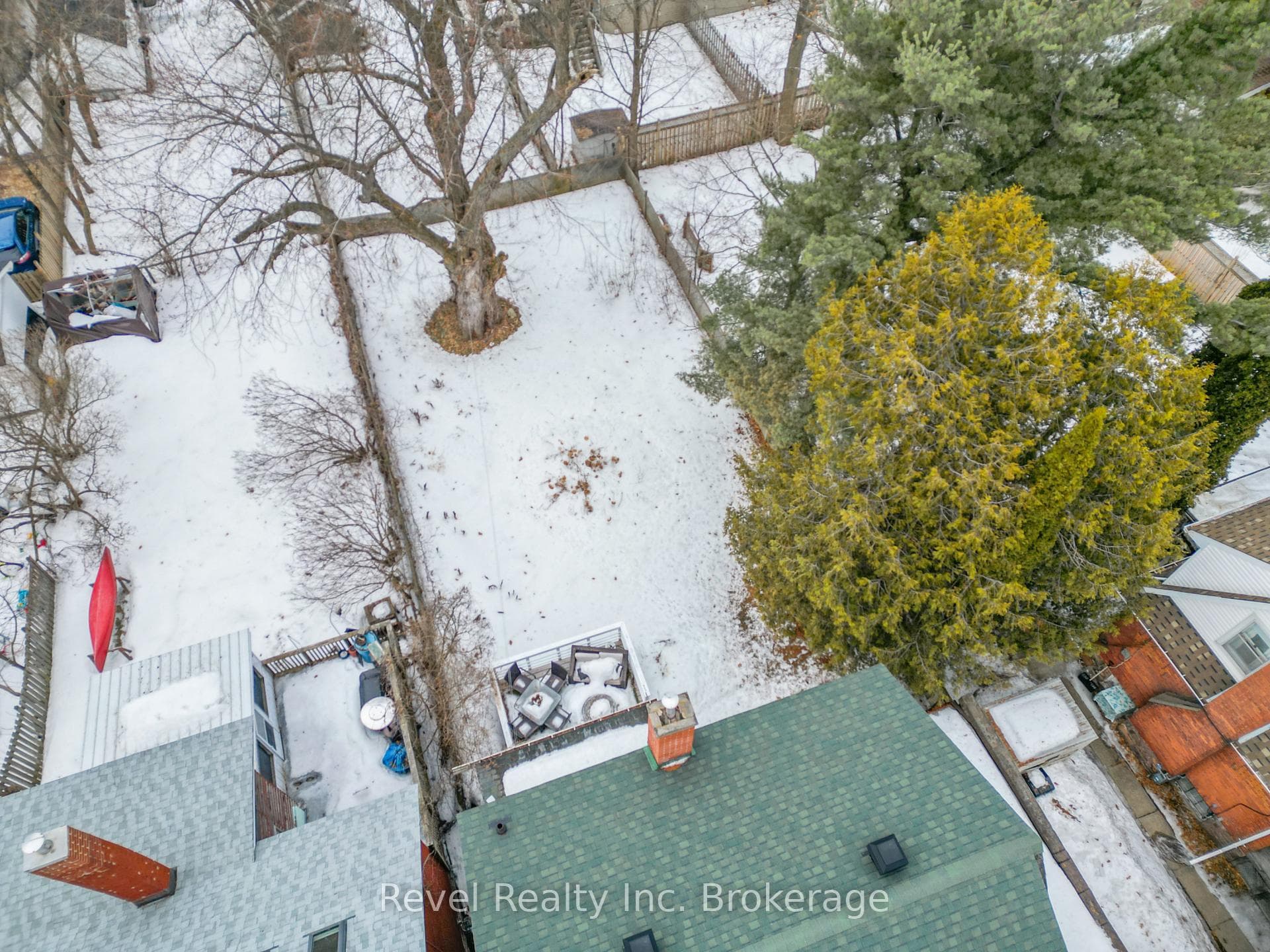 867 Mcintyre Street photo 43