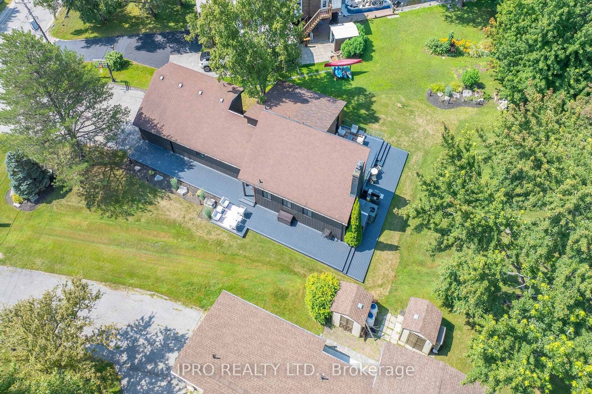 49 Poplar Crescent photo 26