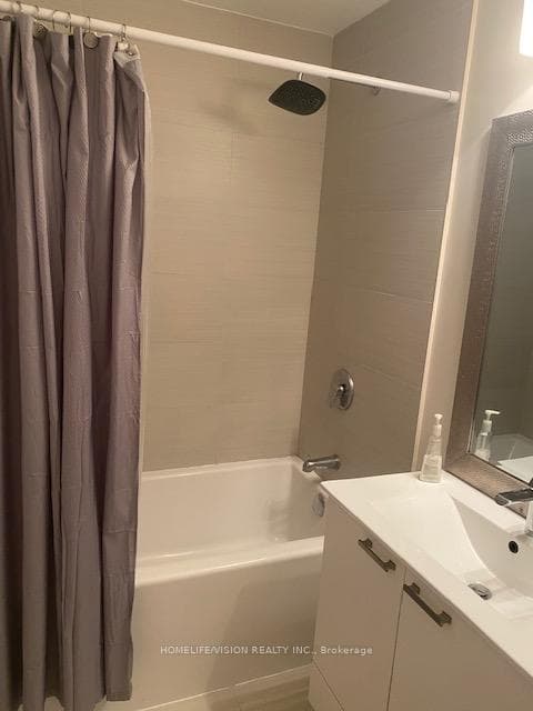 2150 Lawrence Avenue Unit 905 photo 9