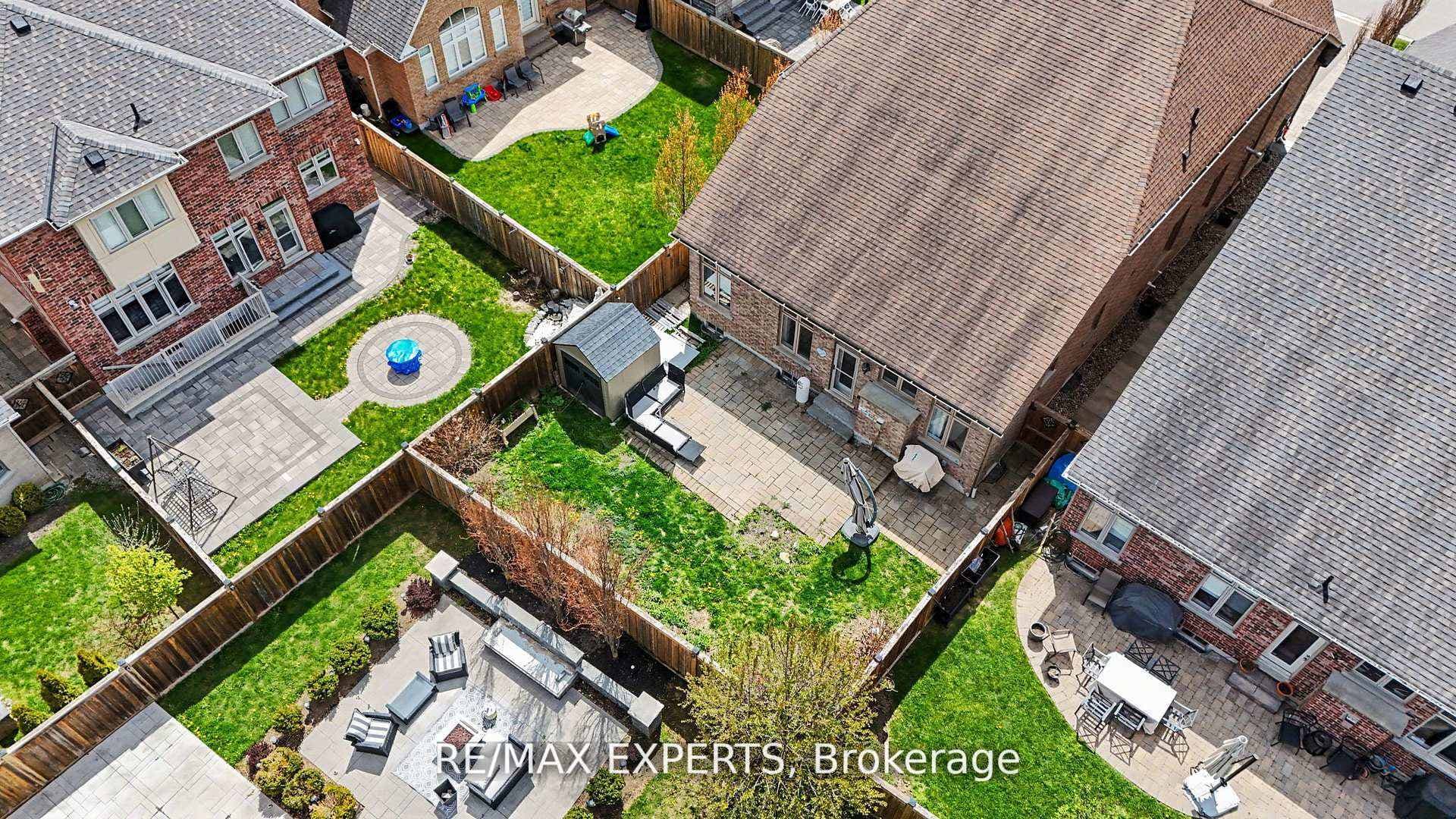 4 Sim Hill Crescent photo 8