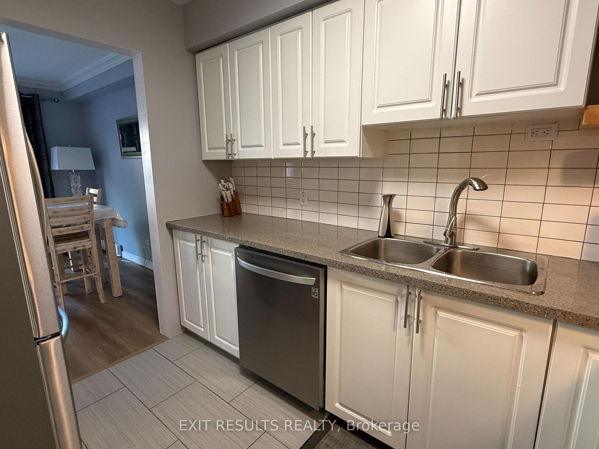1090 DIANNE Avenue photo 18