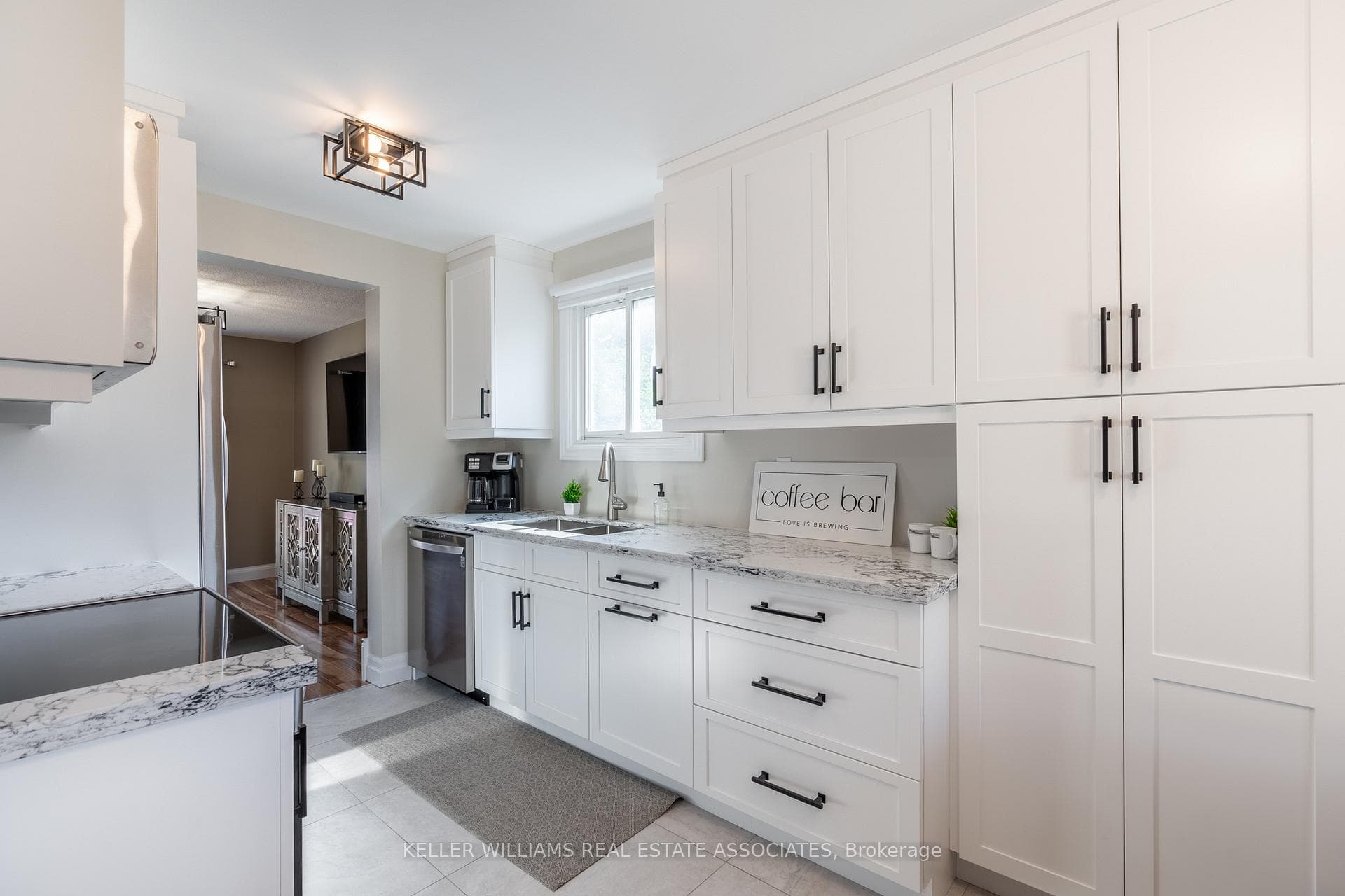 194 Guildwood Drive photo 8