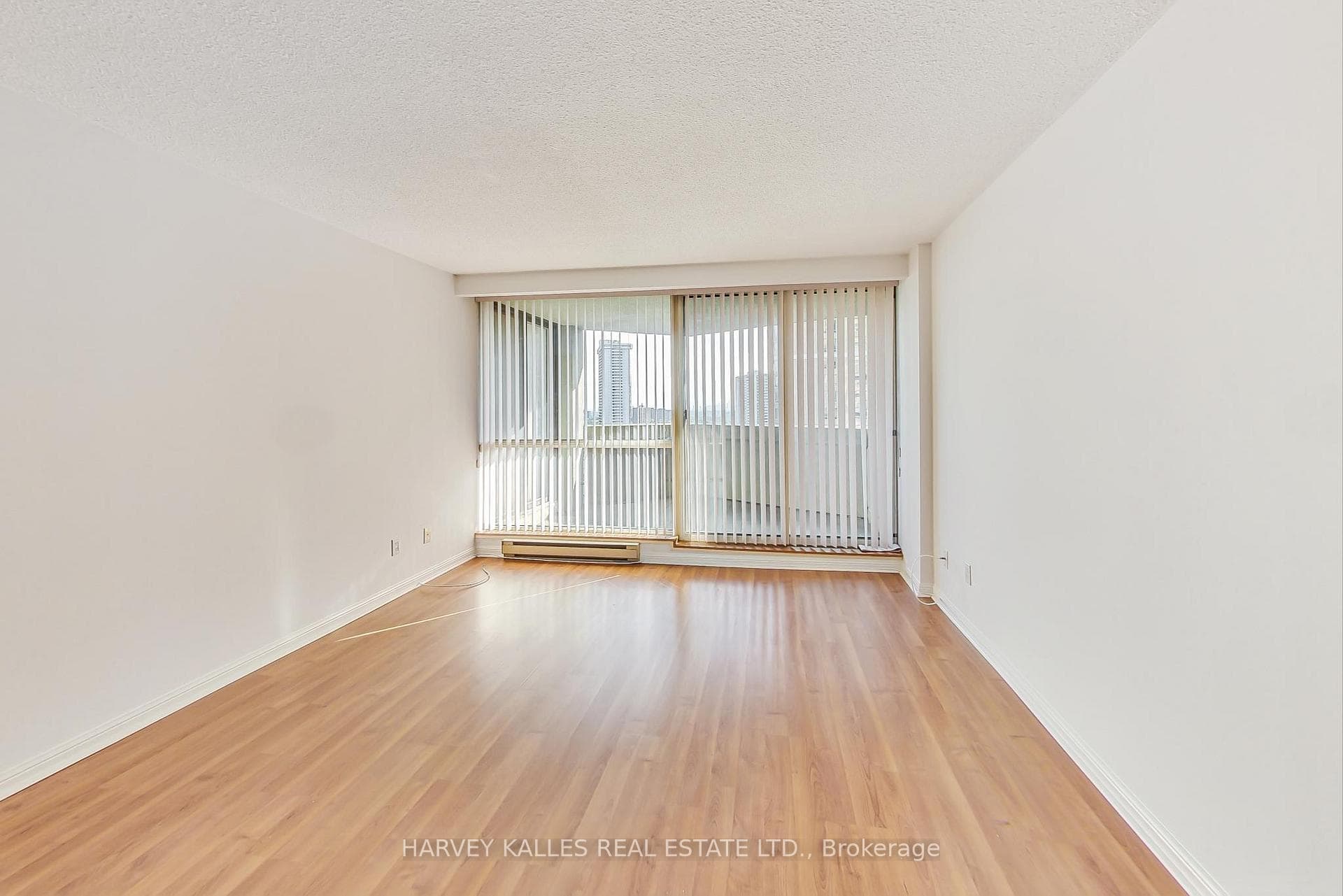 85 Skymark Drive Unit 1602 photo 19