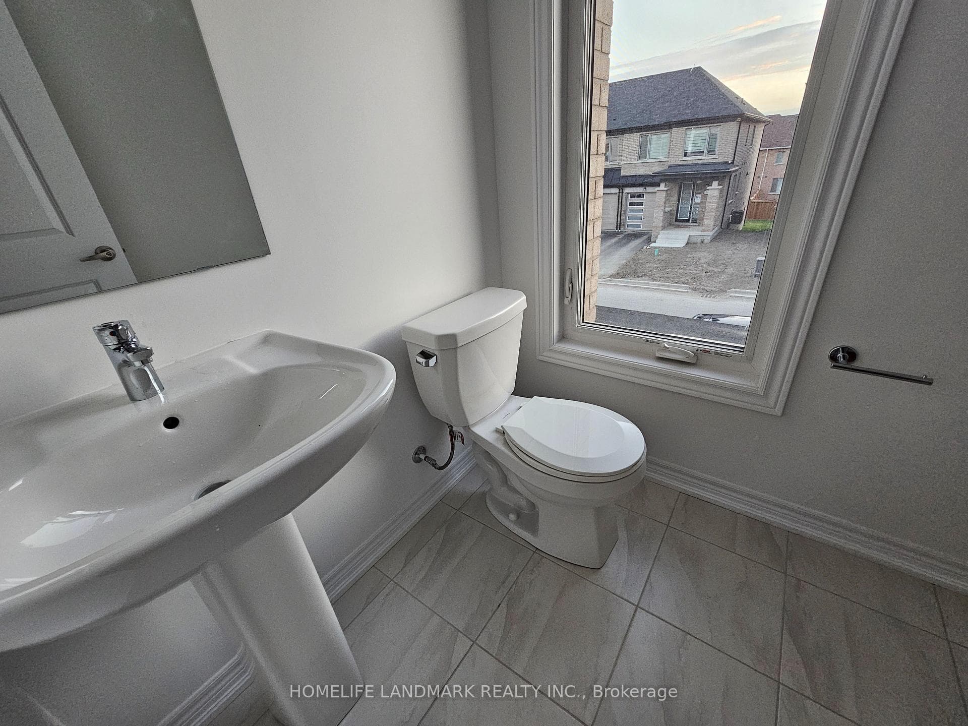 140 Lageer Drive photo 9