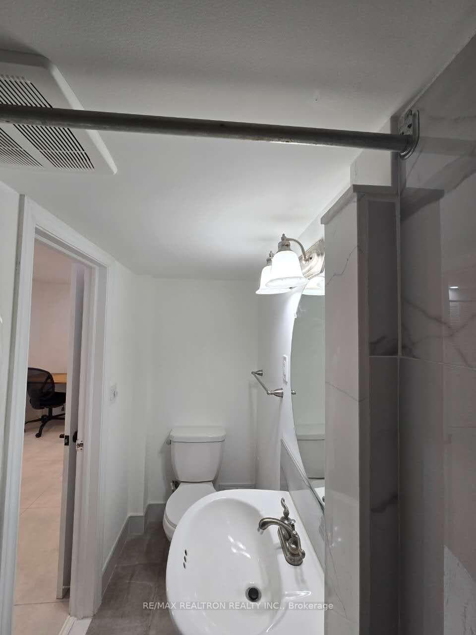 38 Collingsbrook Boulevard Unit Basement Unit 3 photo 2