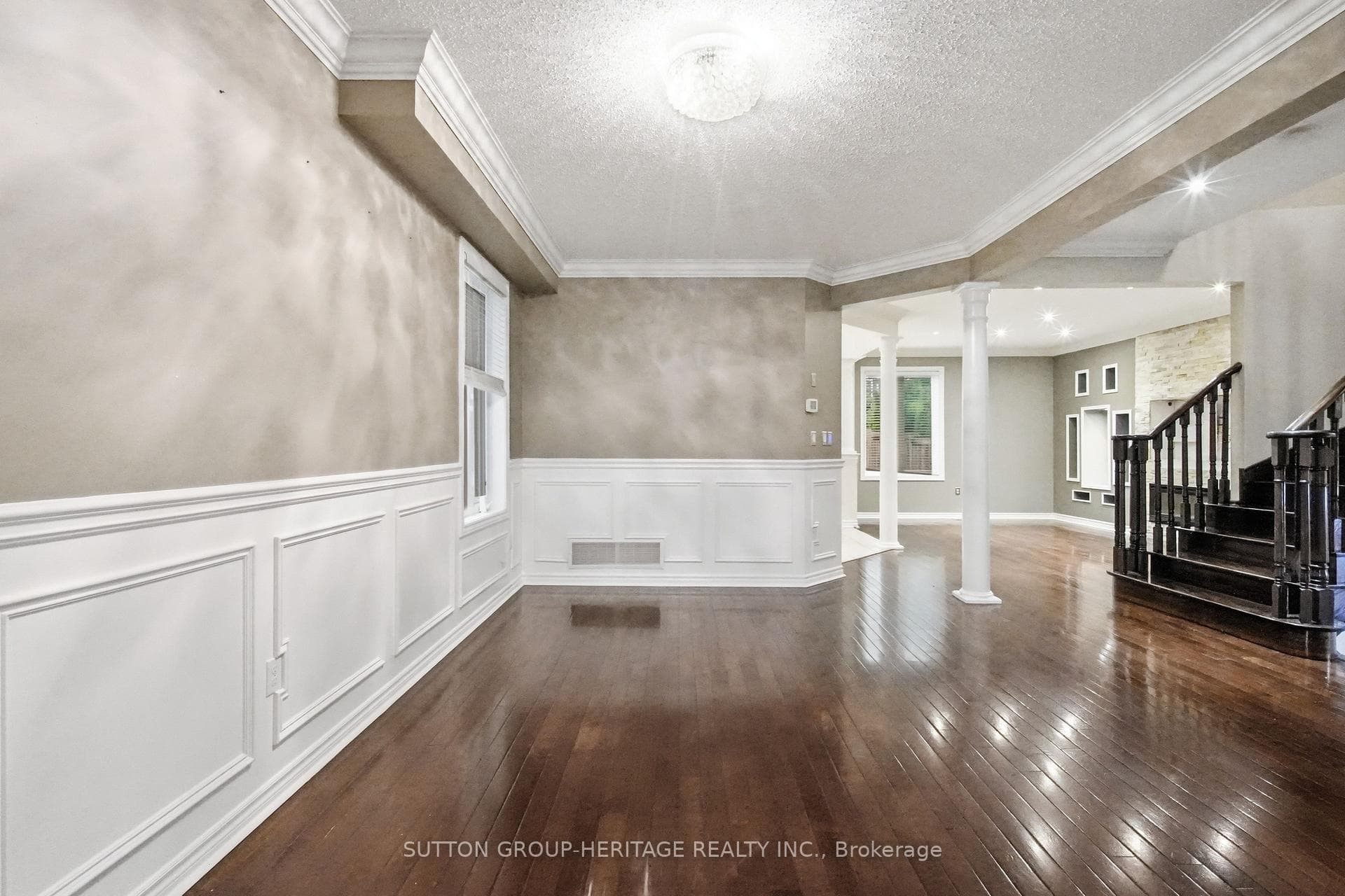16 Shrewsbury Drive photo 5